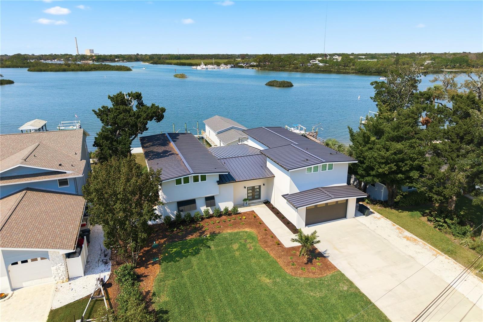 915 BAYSHORE DR — photo 79