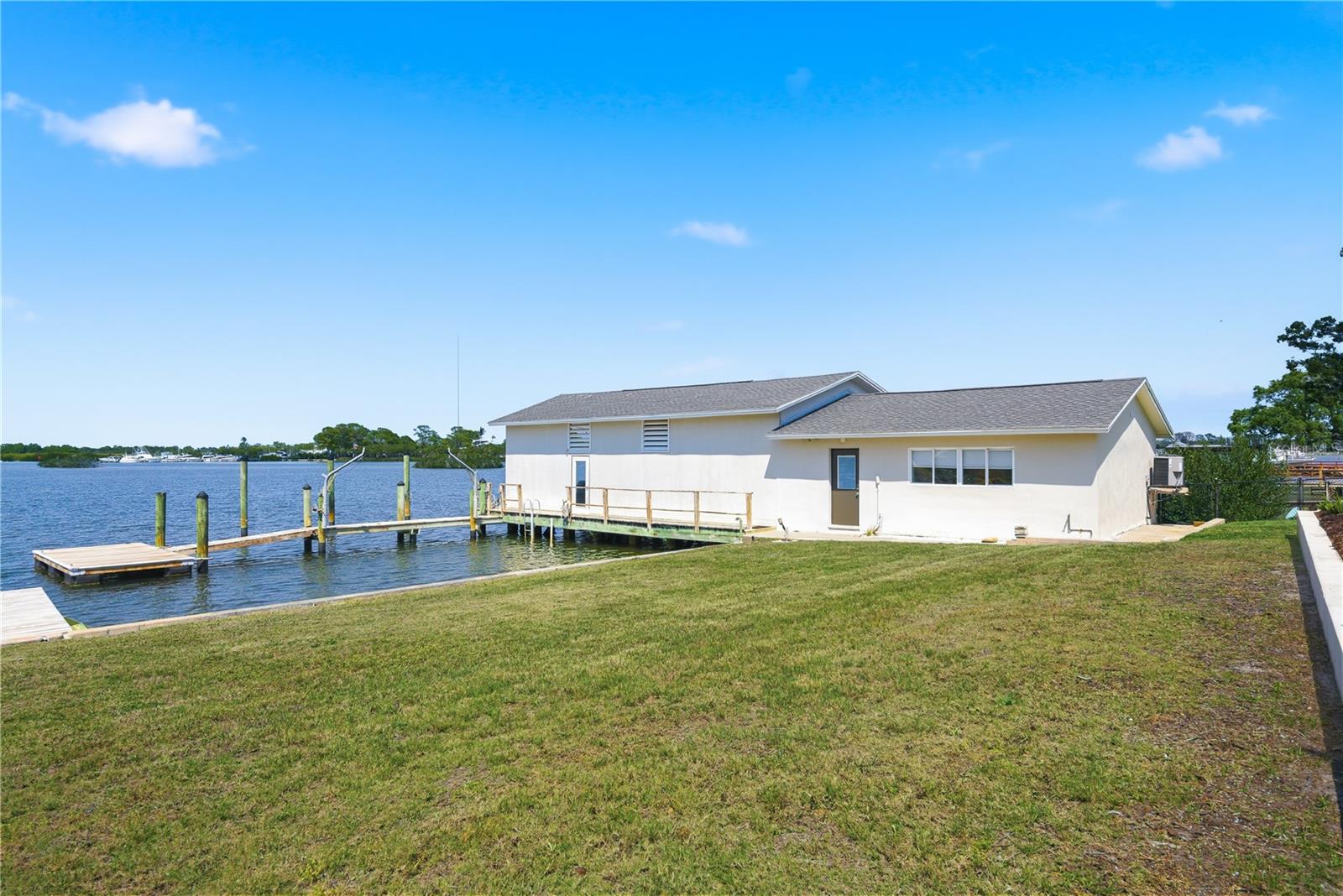915 BAYSHORE DR — photo 57
