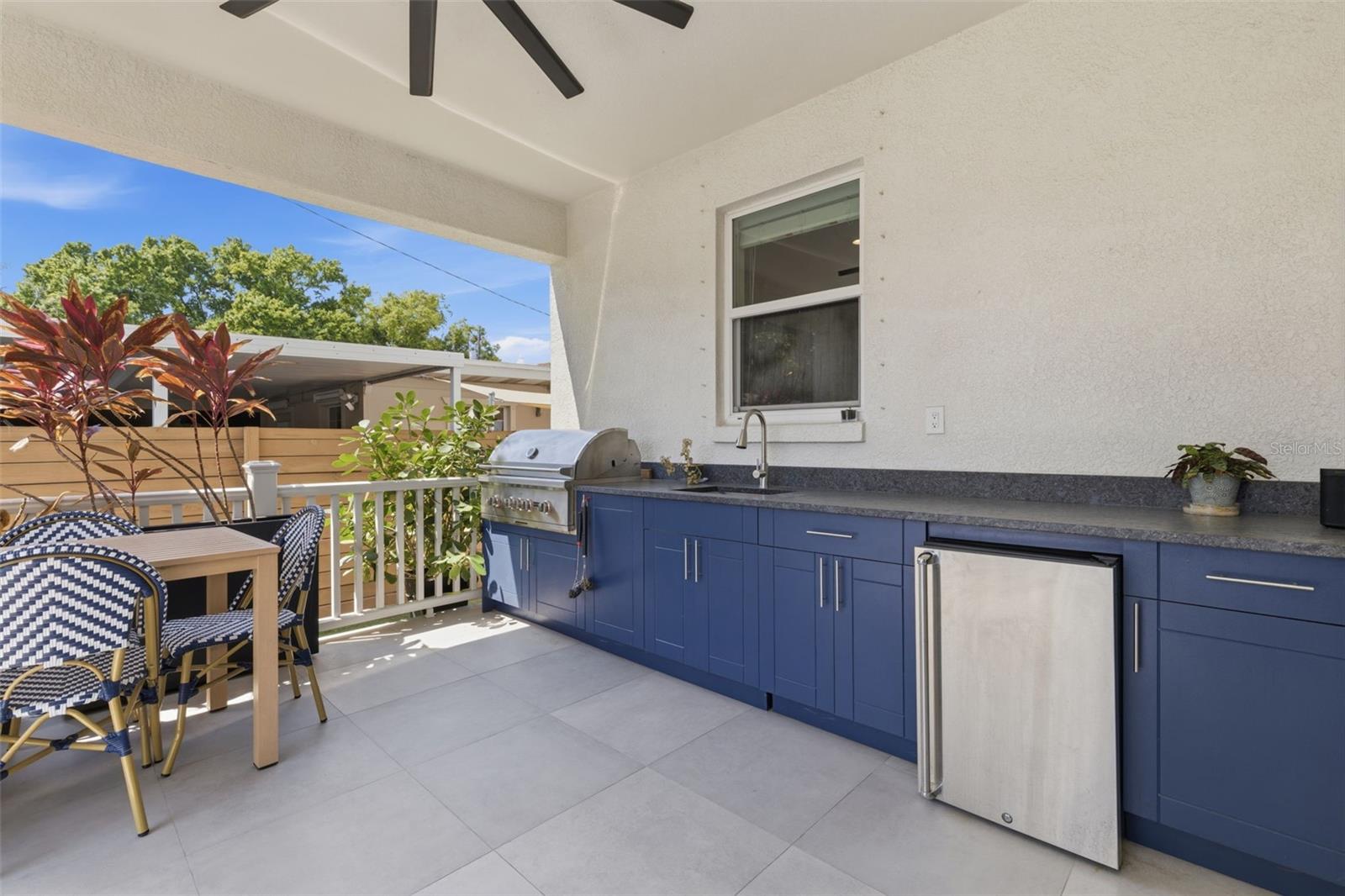 2510 W CARMEN ST — photo 34