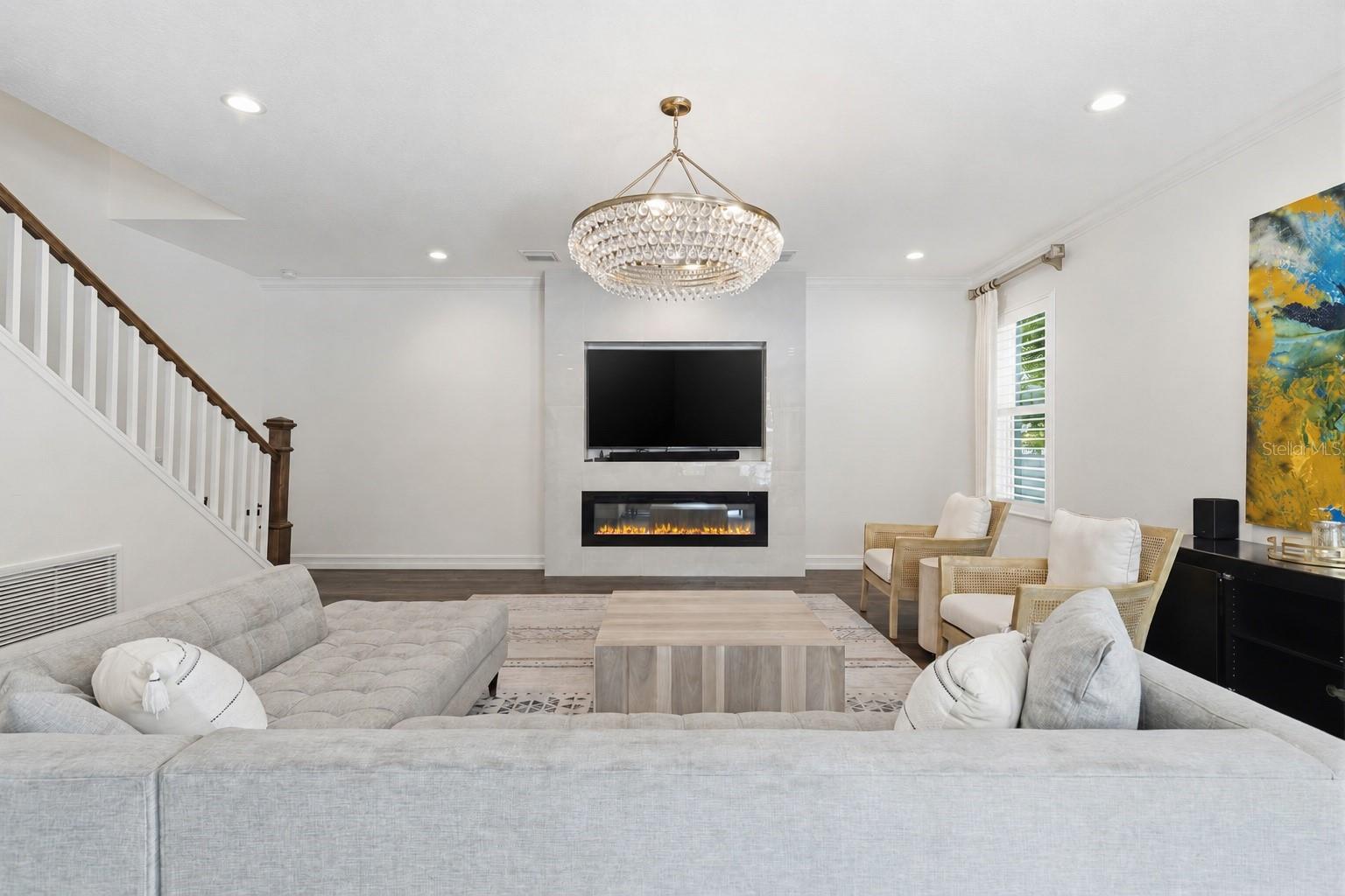 2510 W CARMEN ST — photo 14