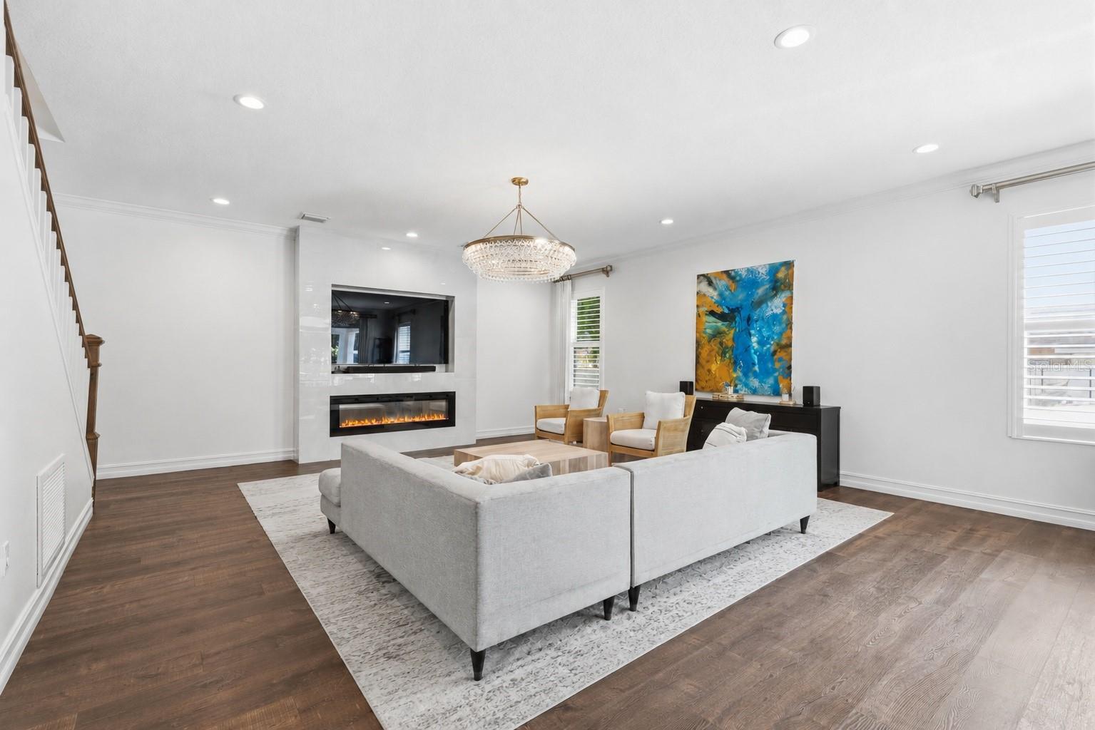2510 W CARMEN ST — photo 16