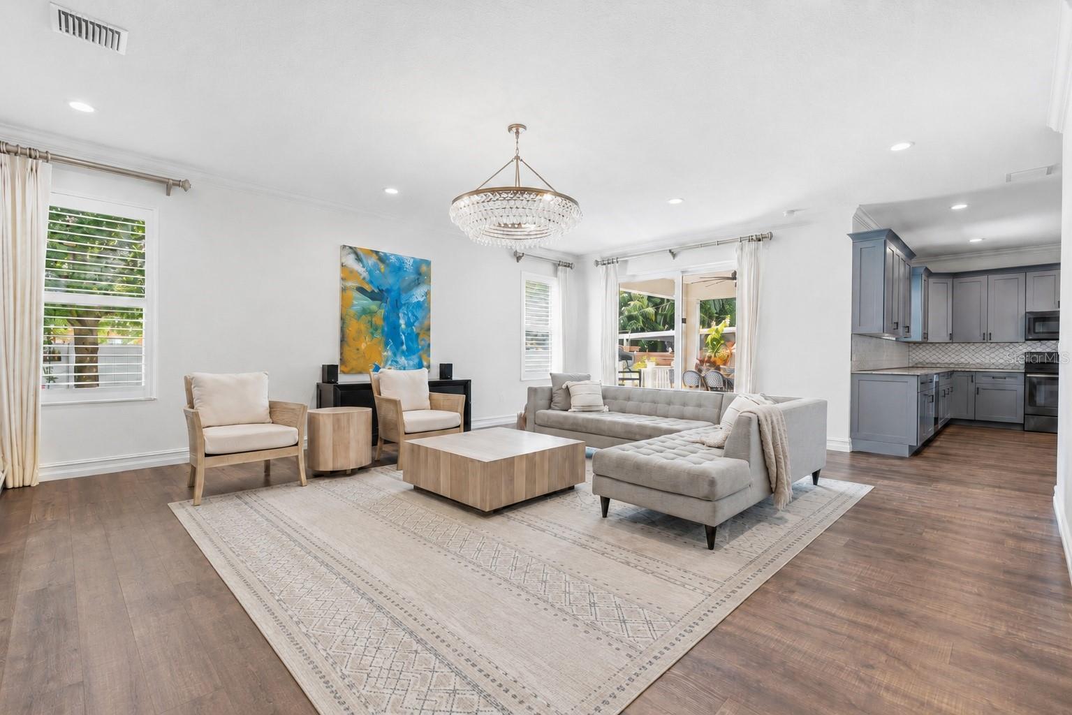 2510 W CARMEN ST — photo 17