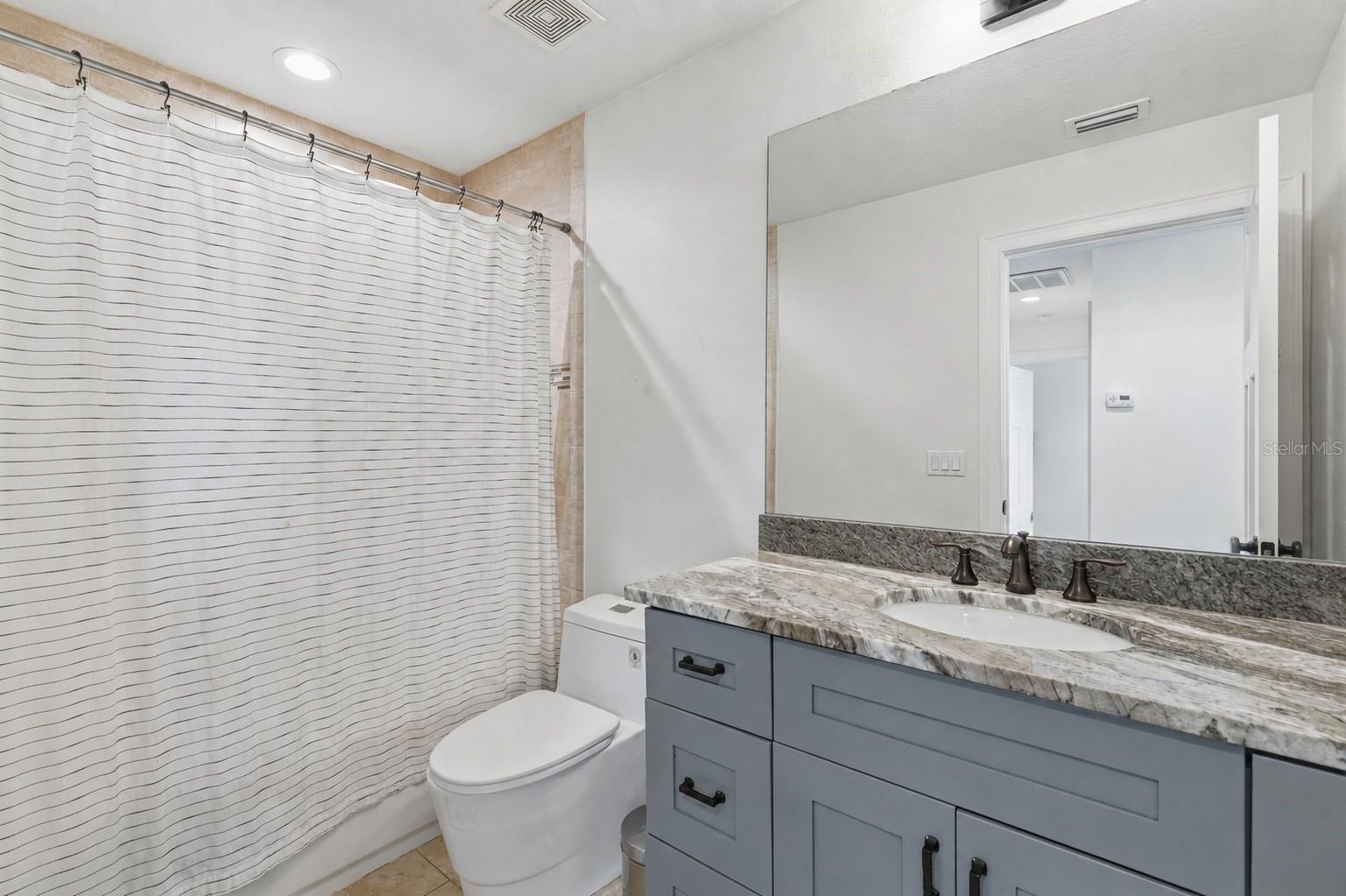 2510 W CARMEN ST — photo 30