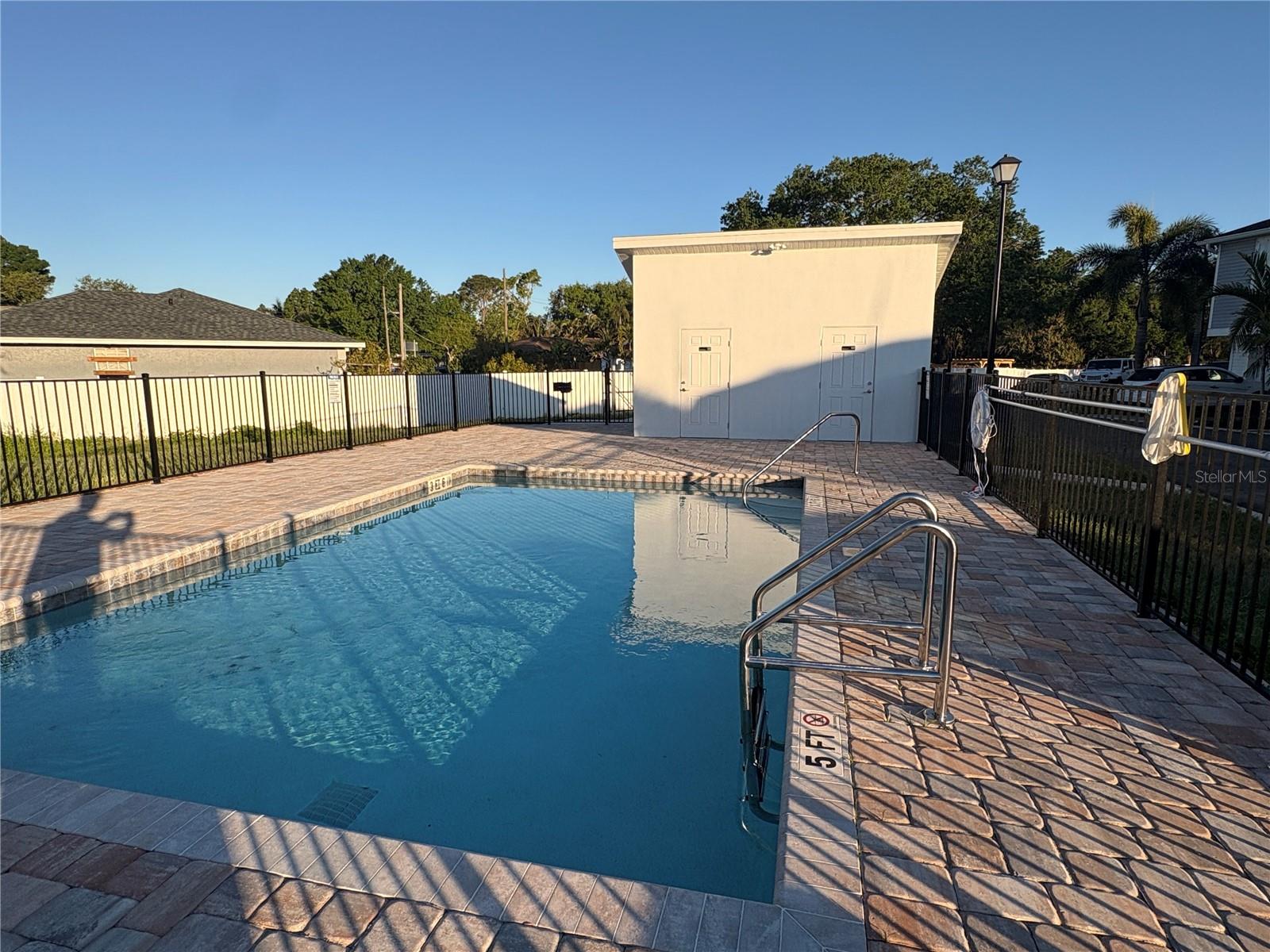 2525 6TH AVENUE DR E — photo 18
