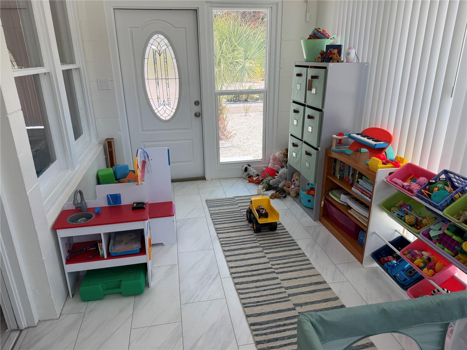 850 MANDALAY AVE — photo 10