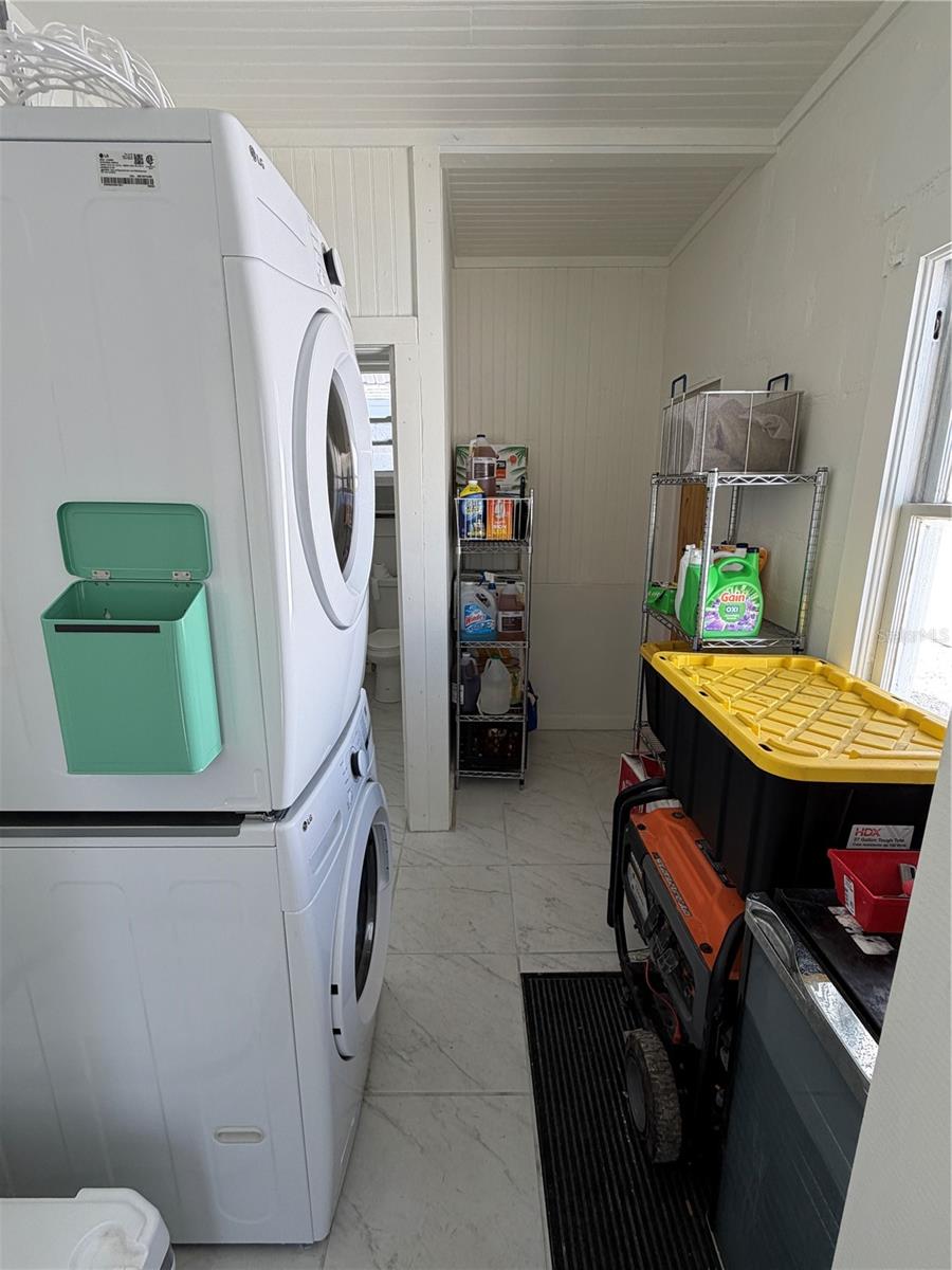 850 MANDALAY AVE — photo 33