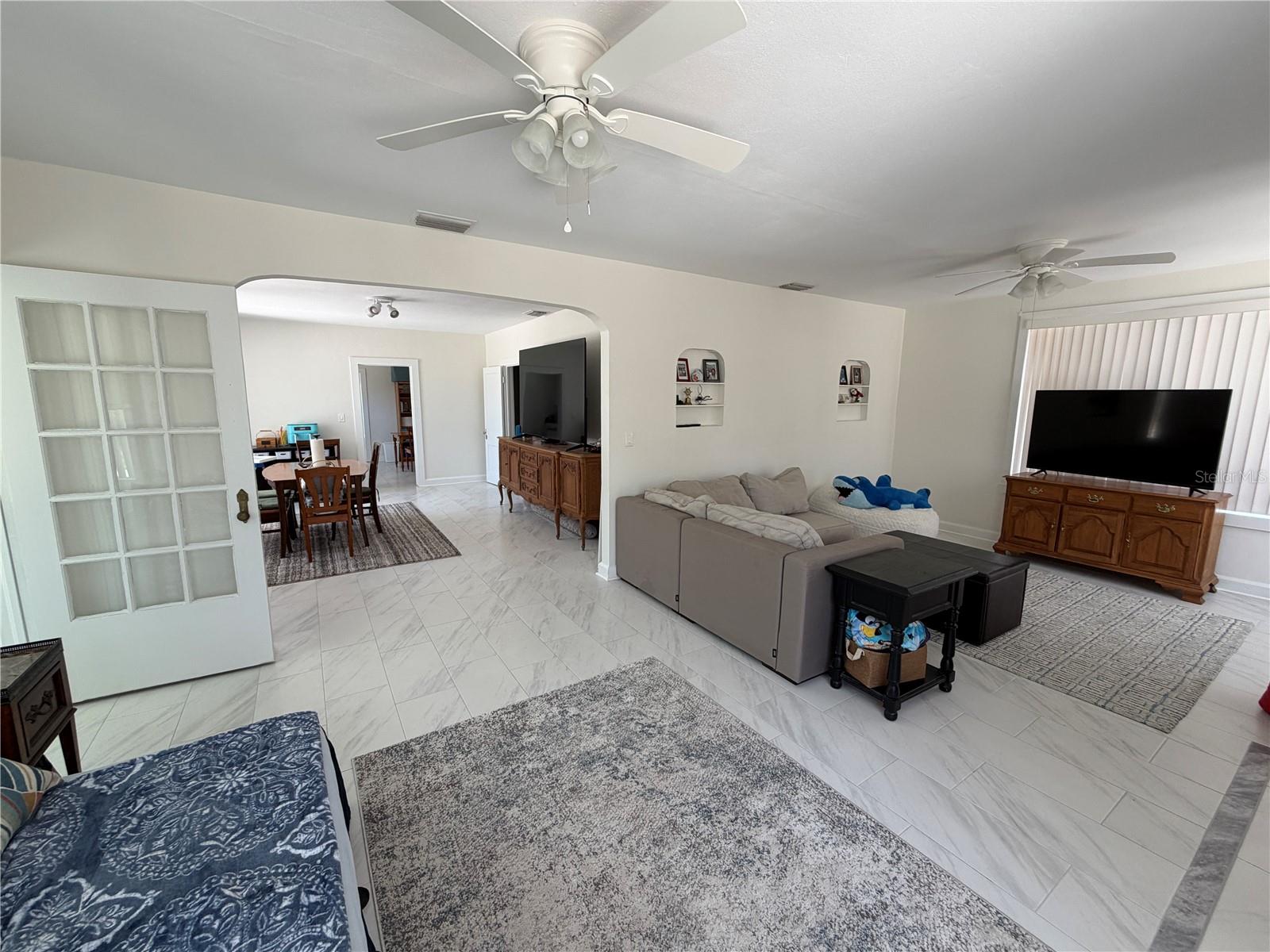 850 MANDALAY AVE — photo 4