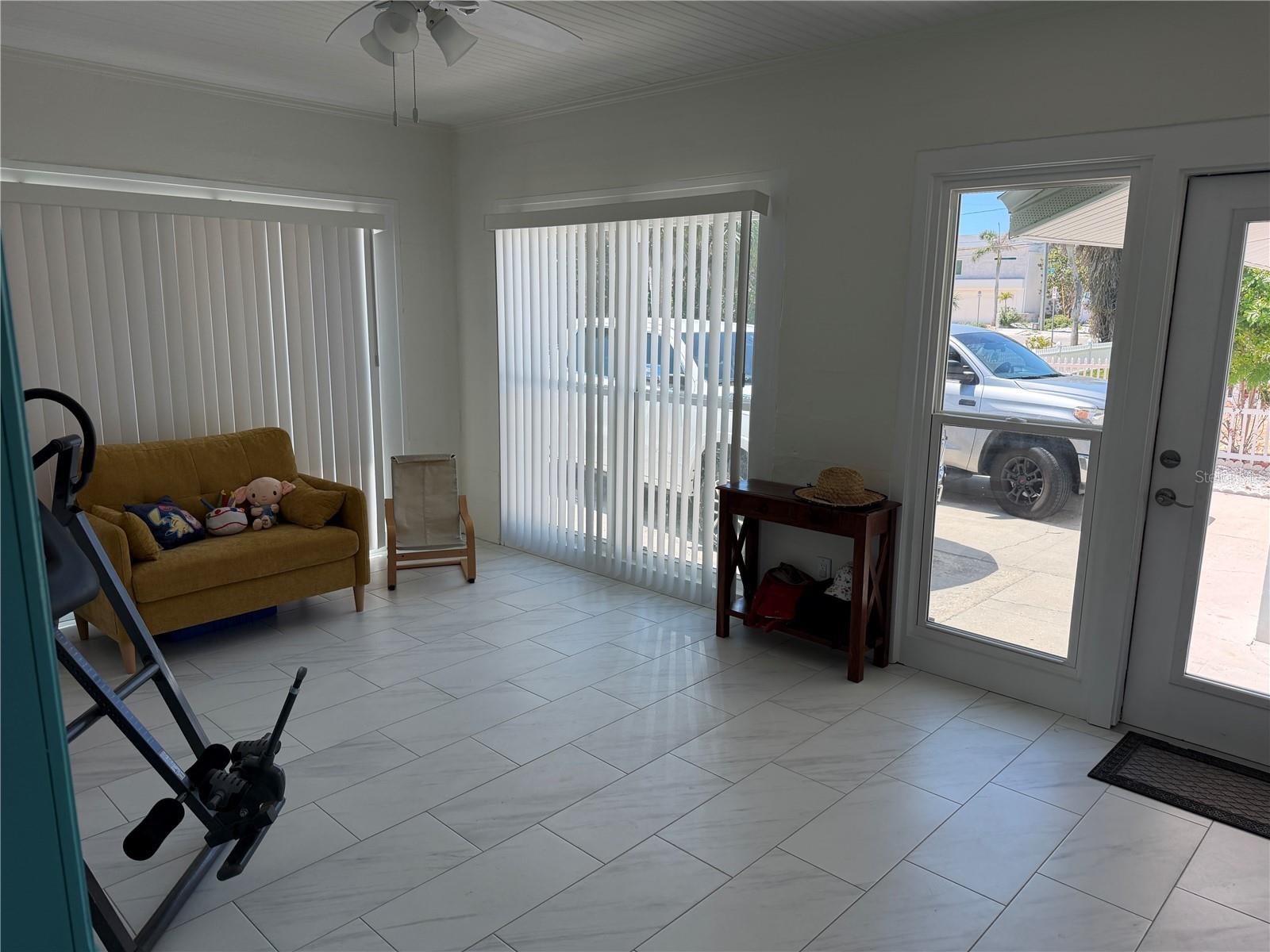 850 MANDALAY AVE — photo 18