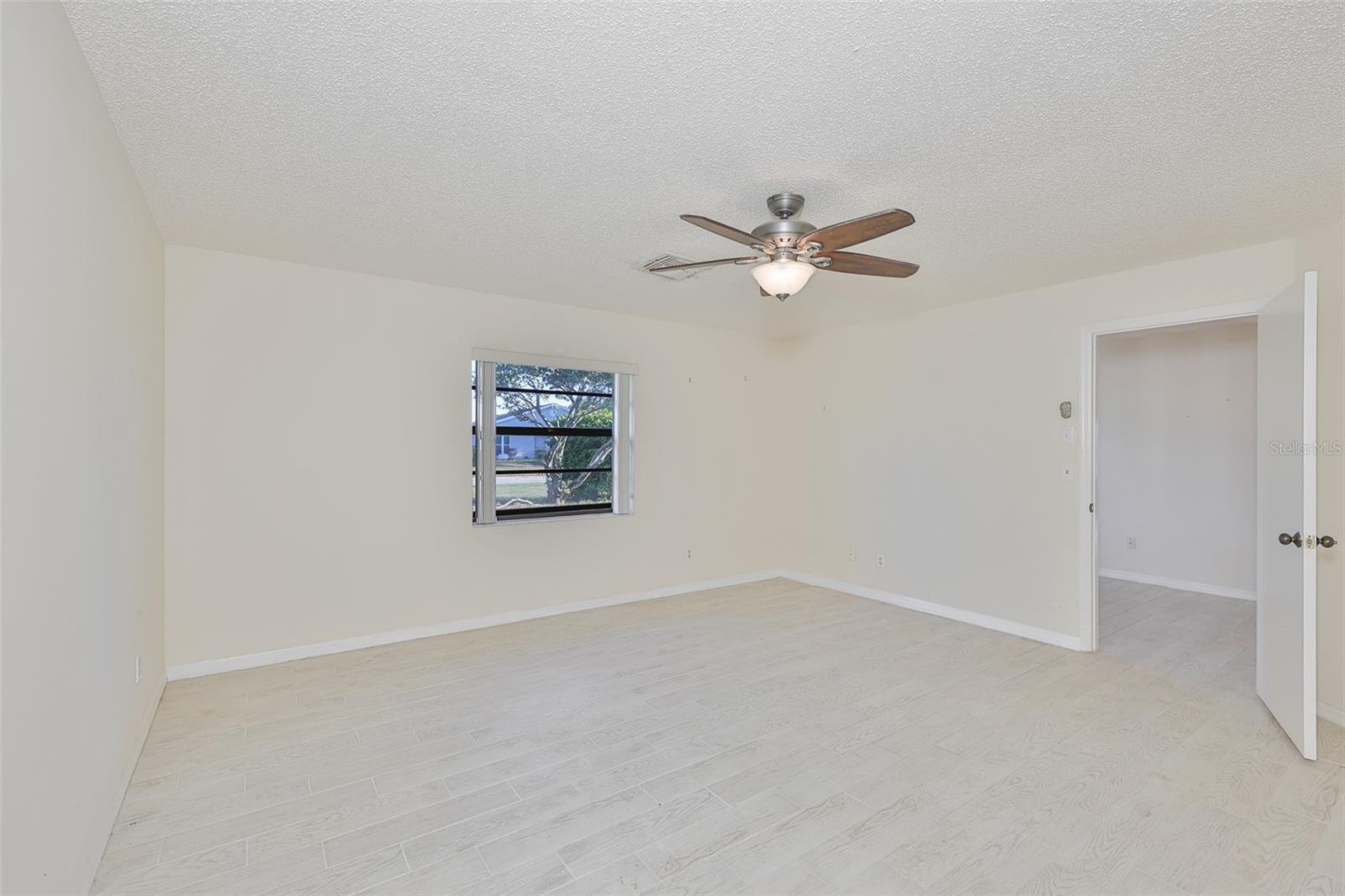 2321 LANCASTER DR — photo 25