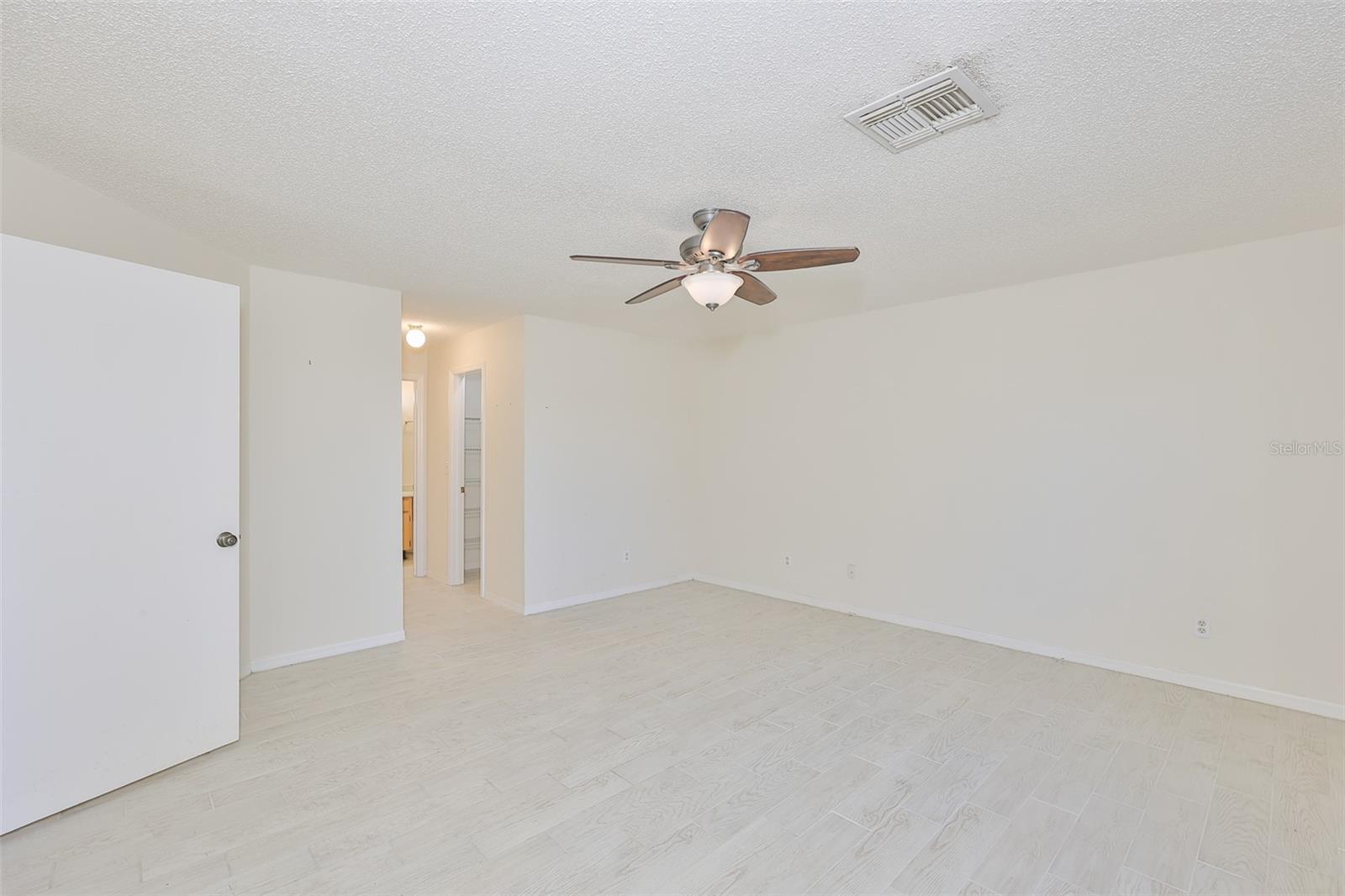 2321 LANCASTER DR — photo 29