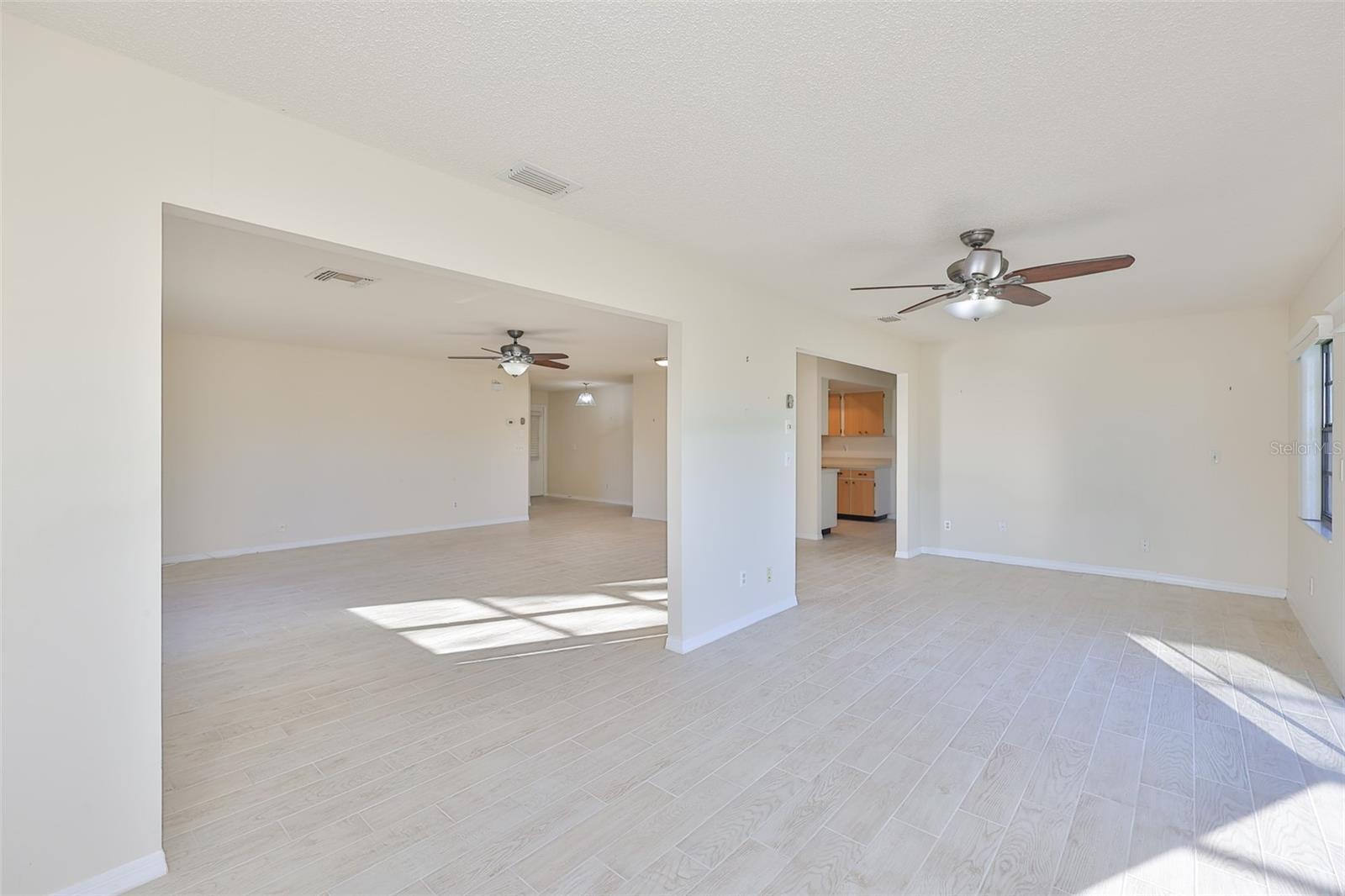 2321 LANCASTER DR — photo 12