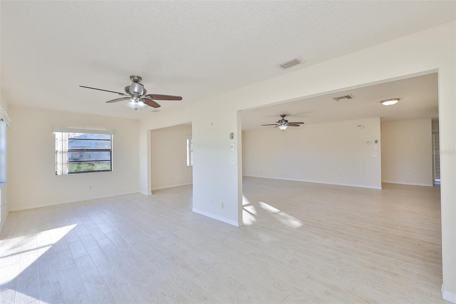 2321 LANCASTER DR — photo 11