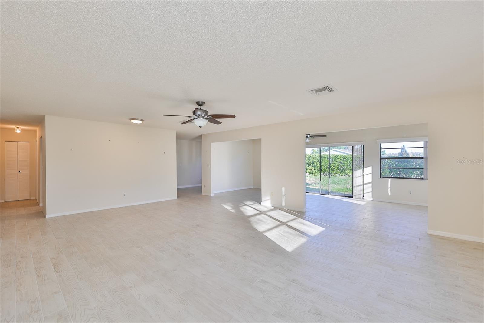 2321 LANCASTER DR — photo 4