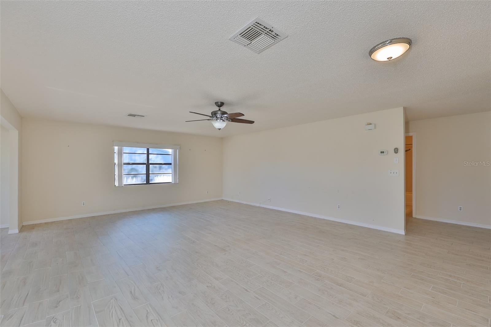 2321 LANCASTER DR — photo 6