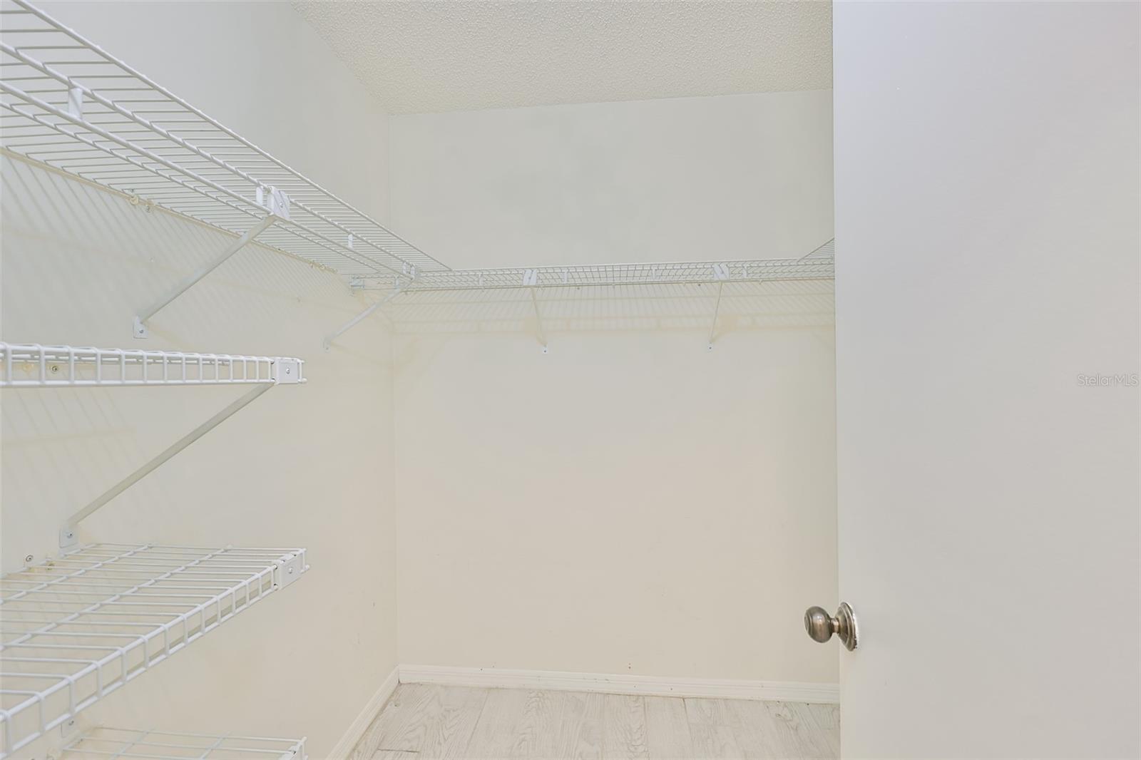 2321 LANCASTER DR — photo 30