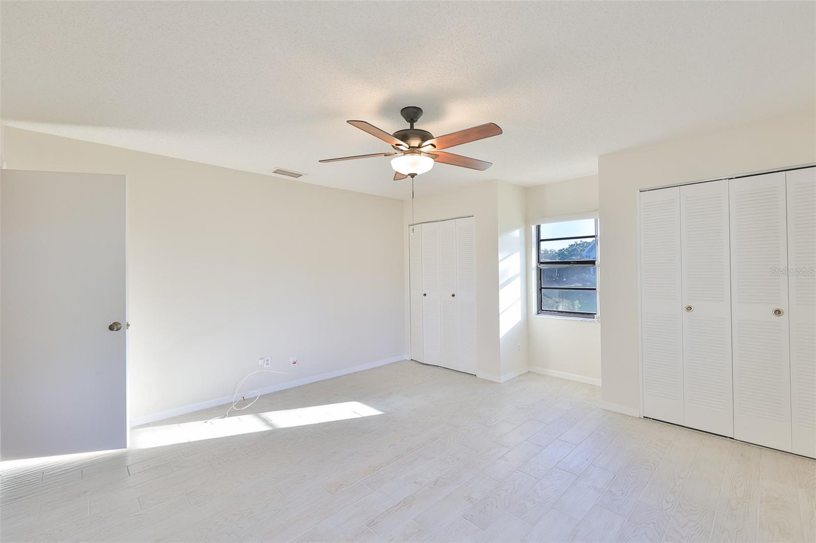 2321 LANCASTER DR — photo 36
