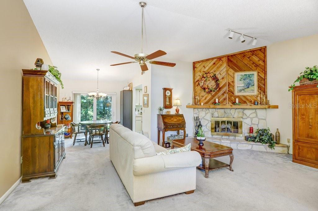 14931 OLD POINTE RD — photo 3