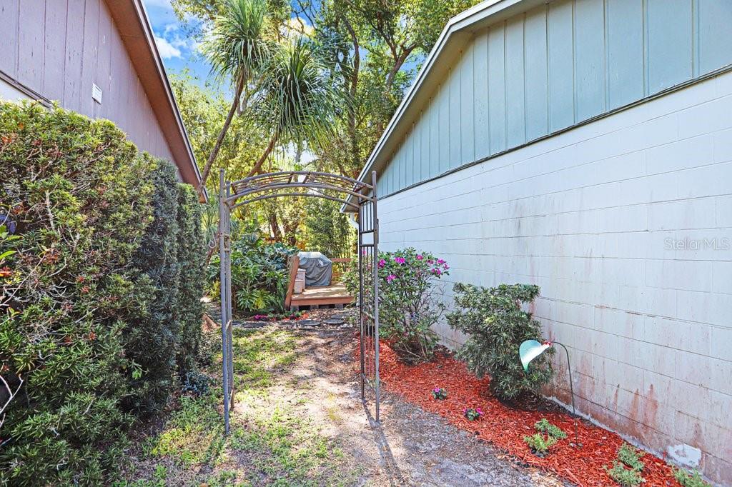 14931 OLD POINTE RD — photo 19