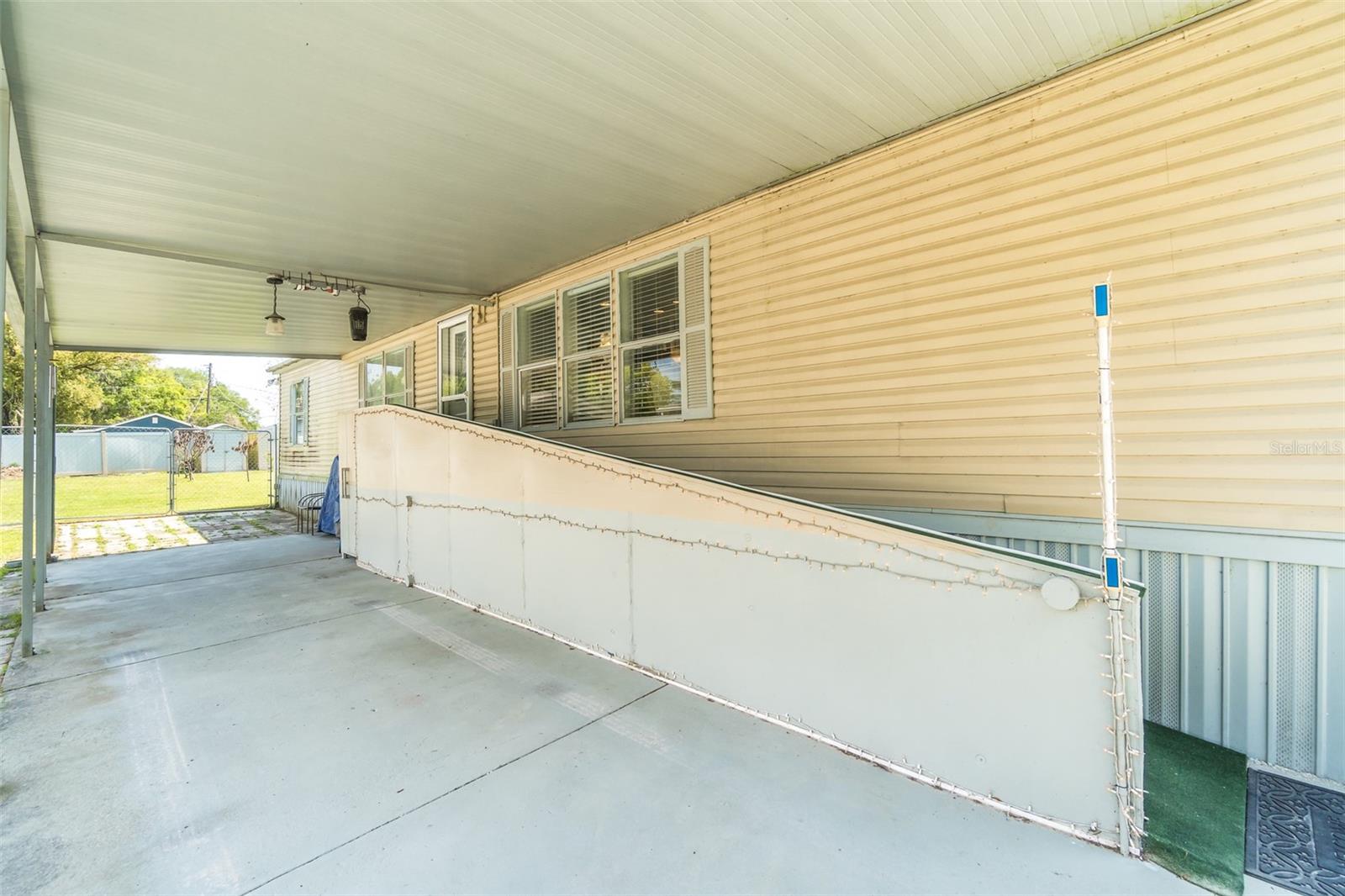 14926 DOUGLAS ST — photo 3