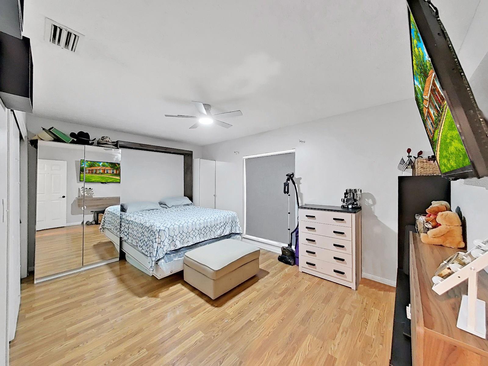 7608 BARRY RD — photo 32
