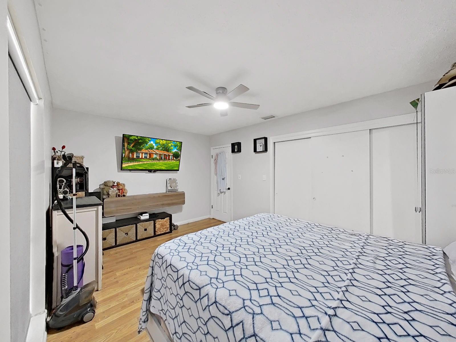 7608 BARRY RD — photo 33
