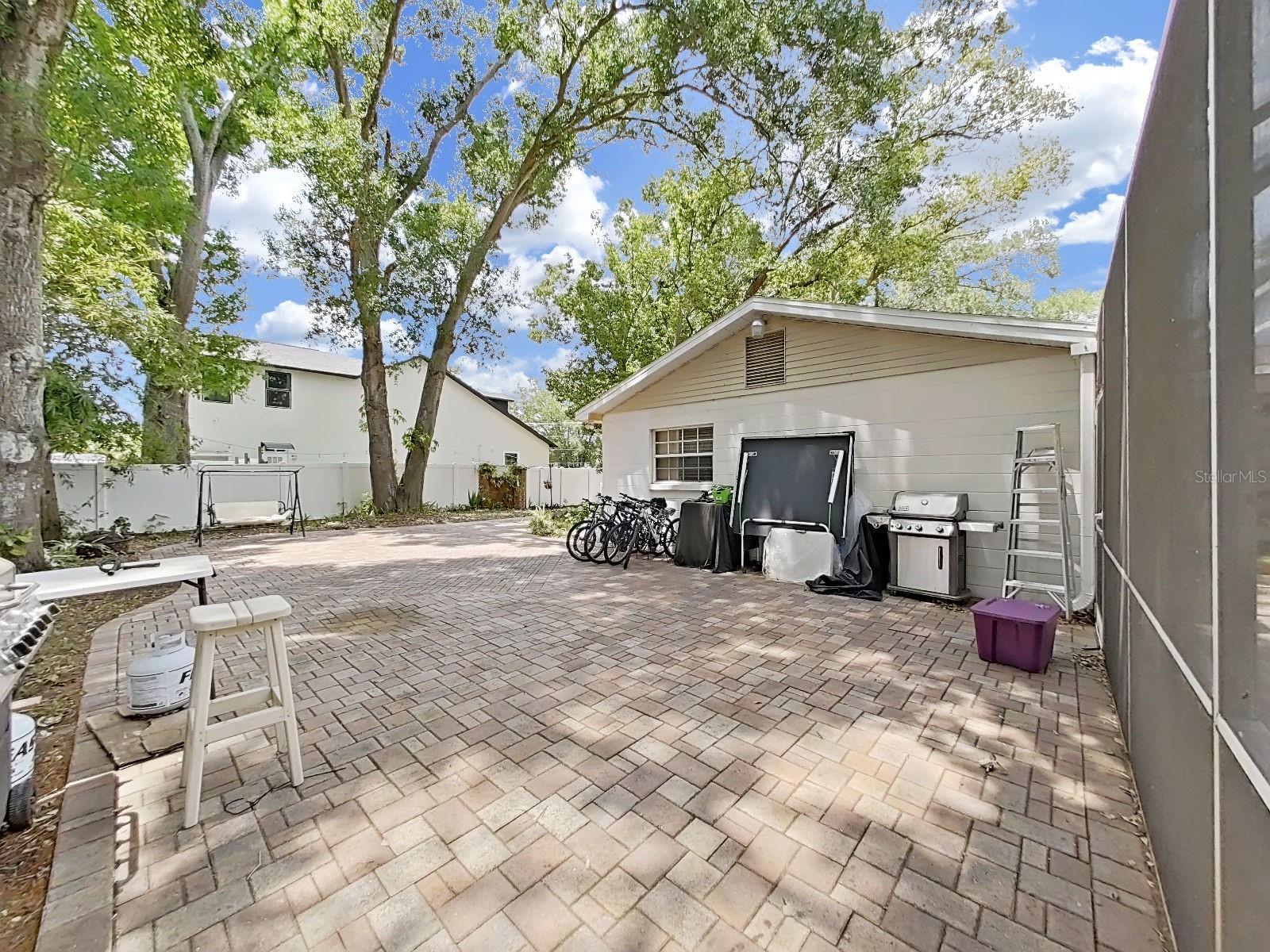 7608 BARRY RD — photo 12