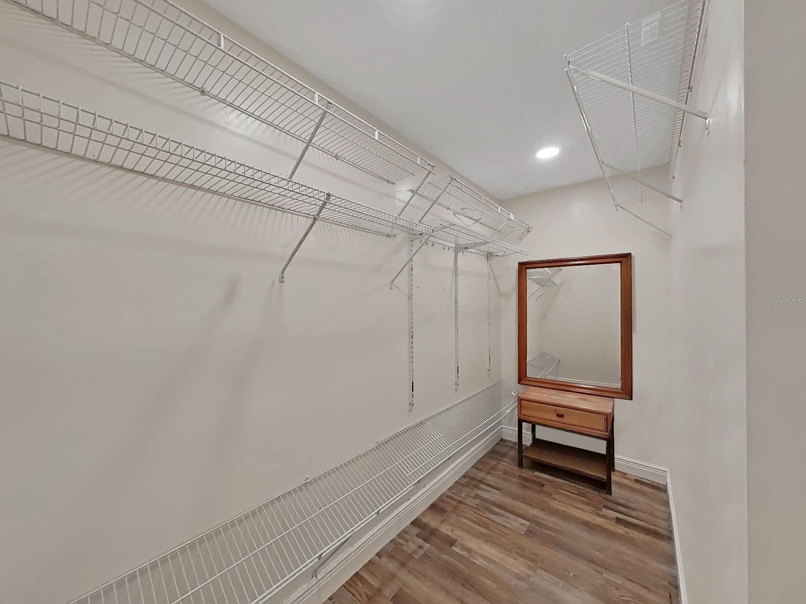 7608 BARRY RD — photo 31