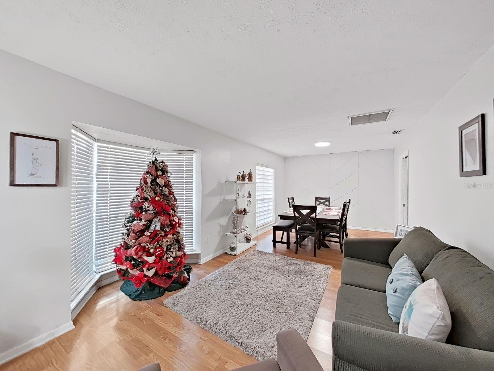 7608 BARRY RD — photo 41