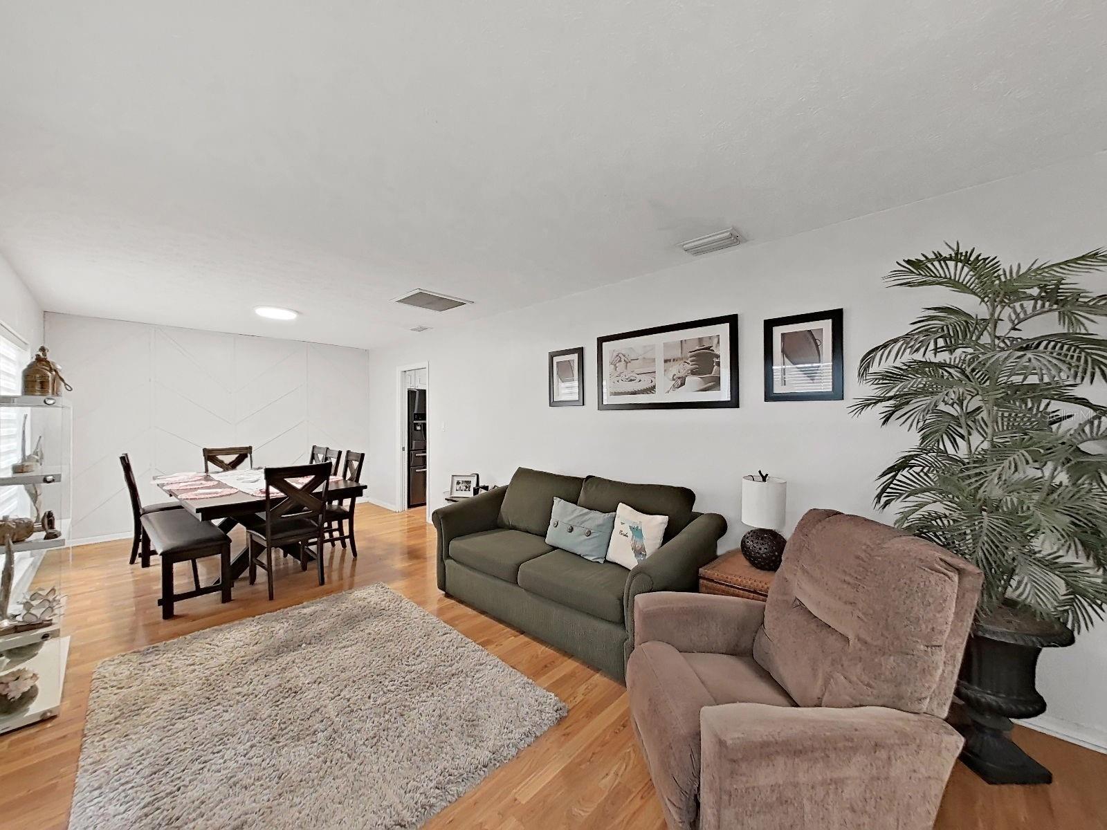 7608 BARRY RD — photo 27