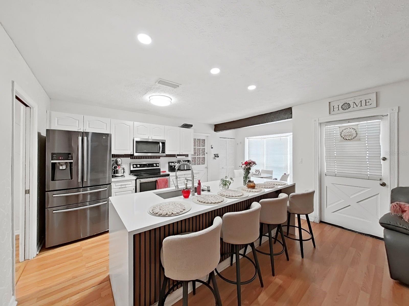 7608 BARRY RD — photo 20