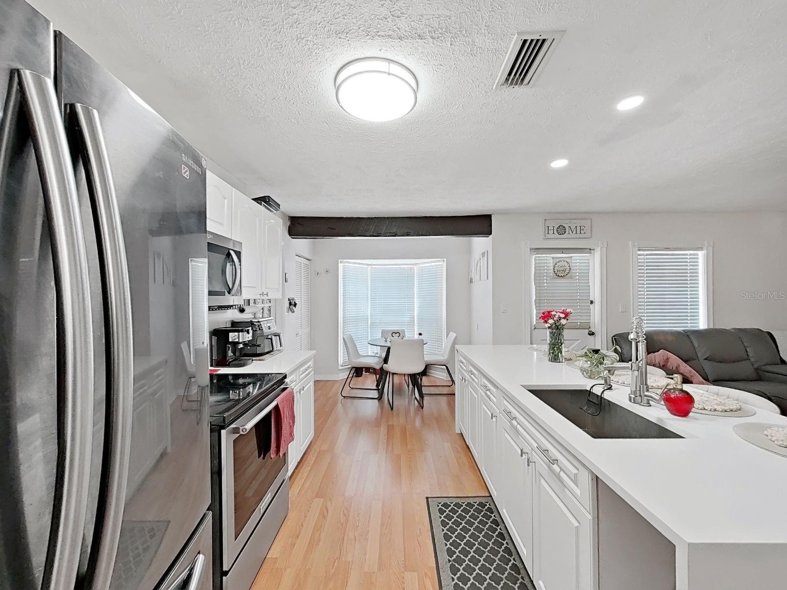 7608 BARRY RD — photo 21