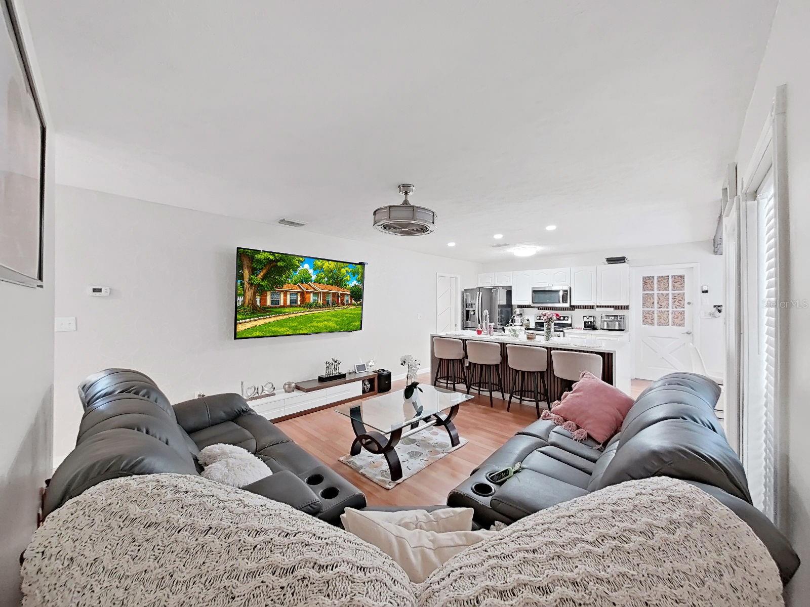 7608 BARRY RD — photo 24