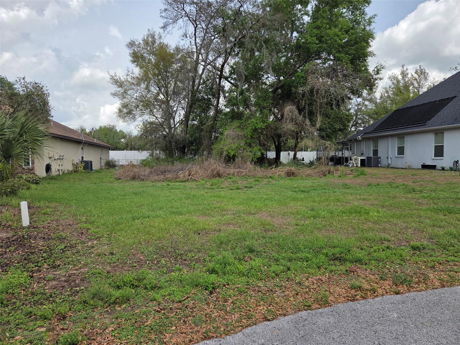 KELLY LYNN COURT — photo 2