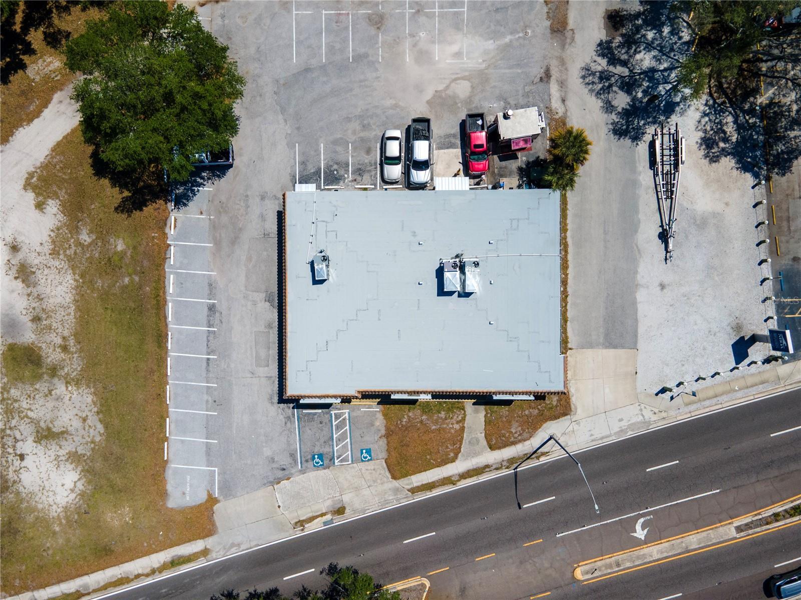 4500 N TAMIAMI TRL — photo 8