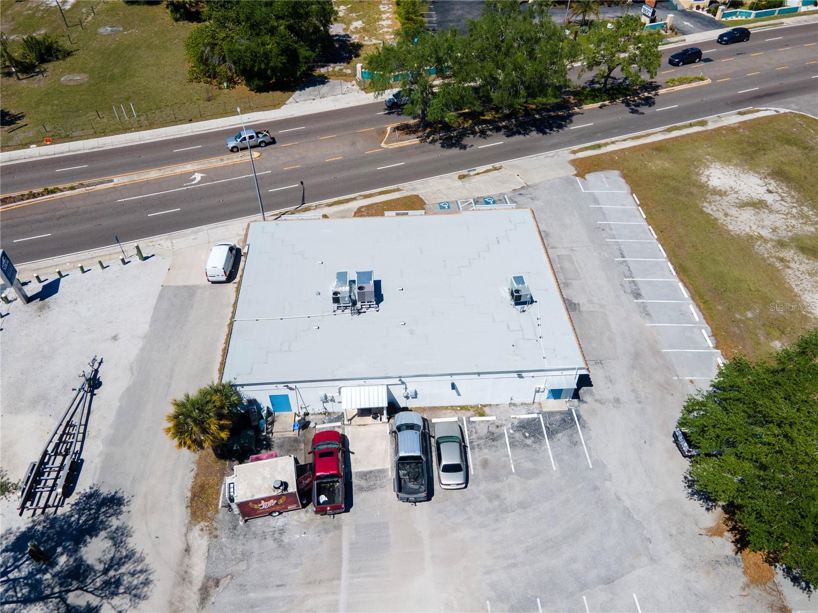 4500 N TAMIAMI TRL — photo 7