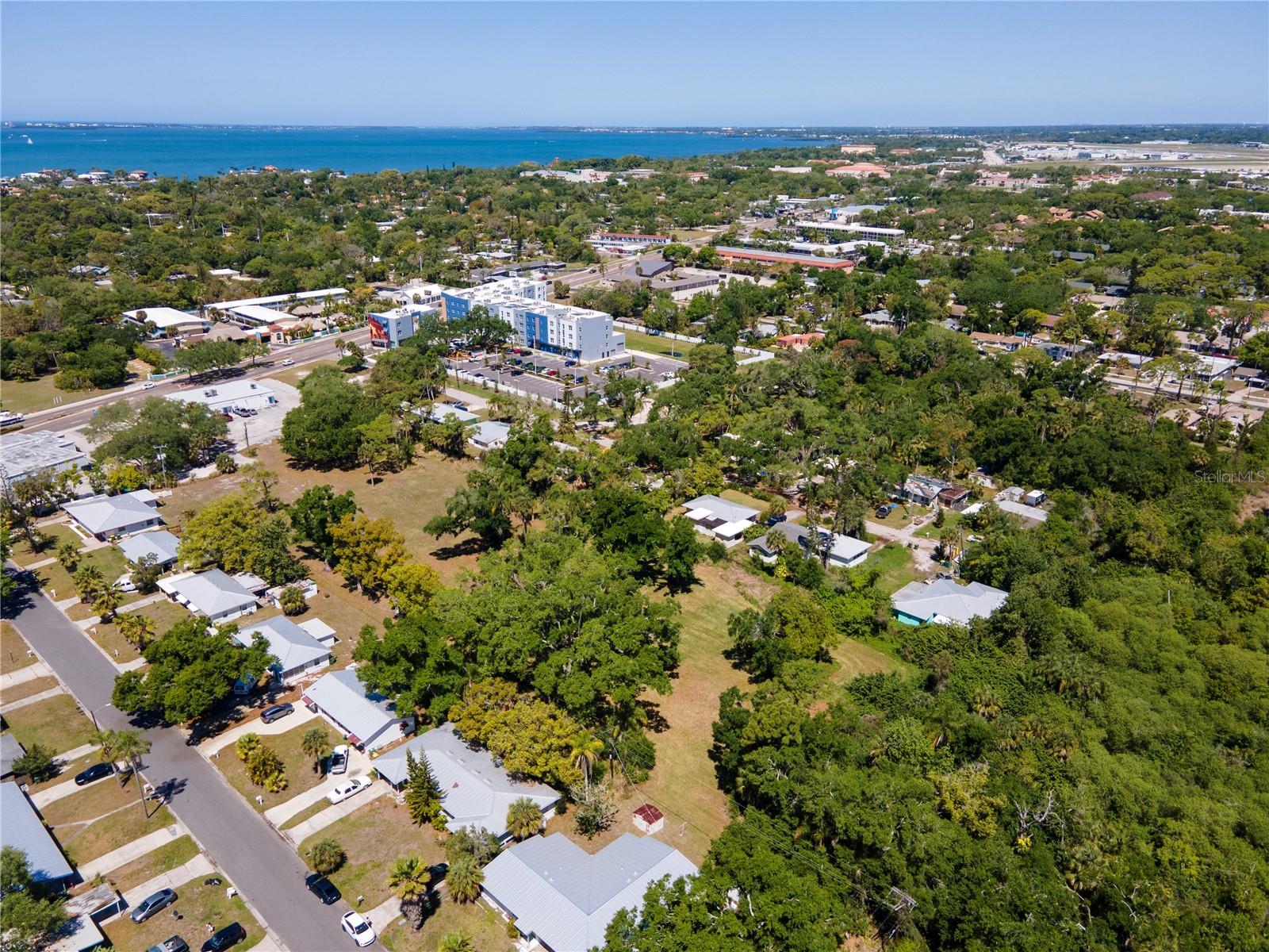 4500 N TAMIAMI TRL — photo 4