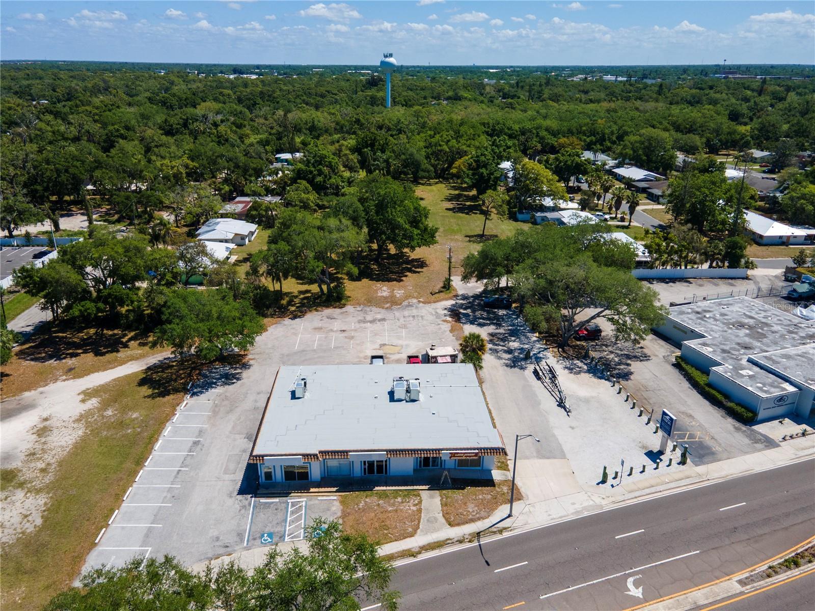 4500 N TAMIAMI TRL — photo 9