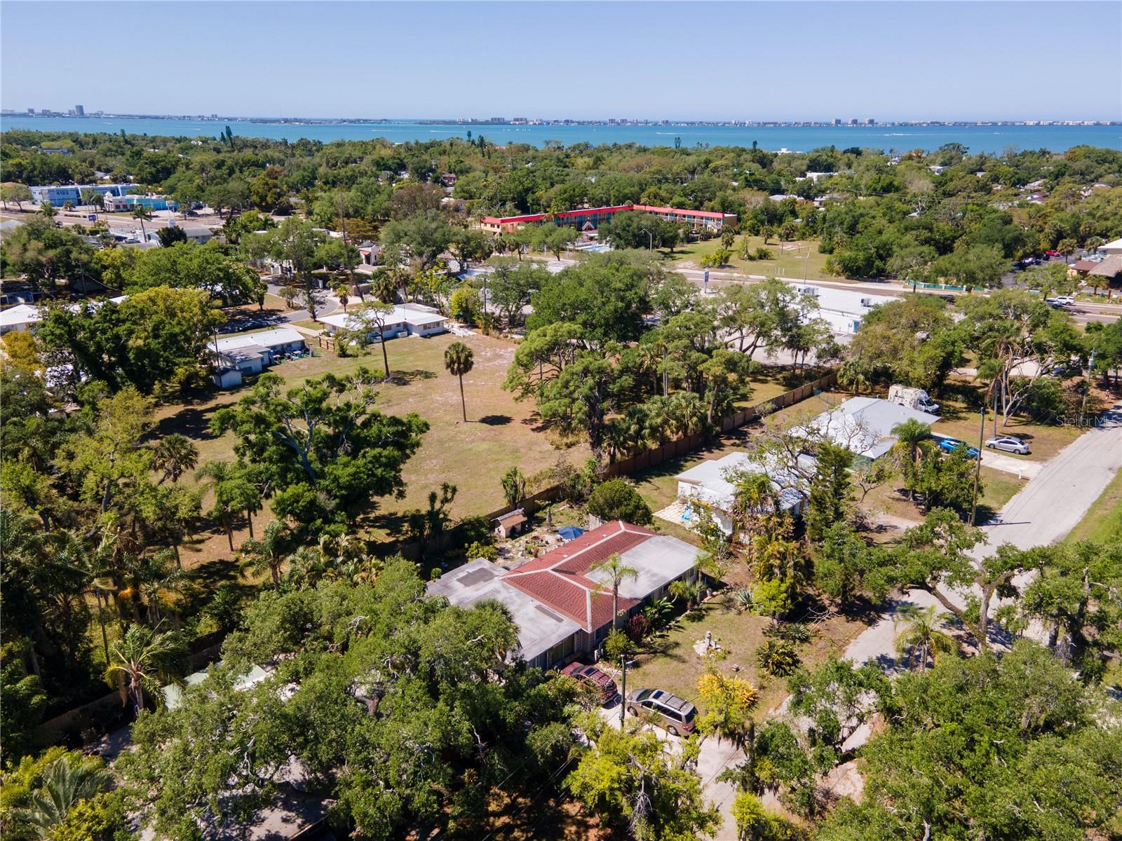 4500 N TAMIAMI TRL — photo 5