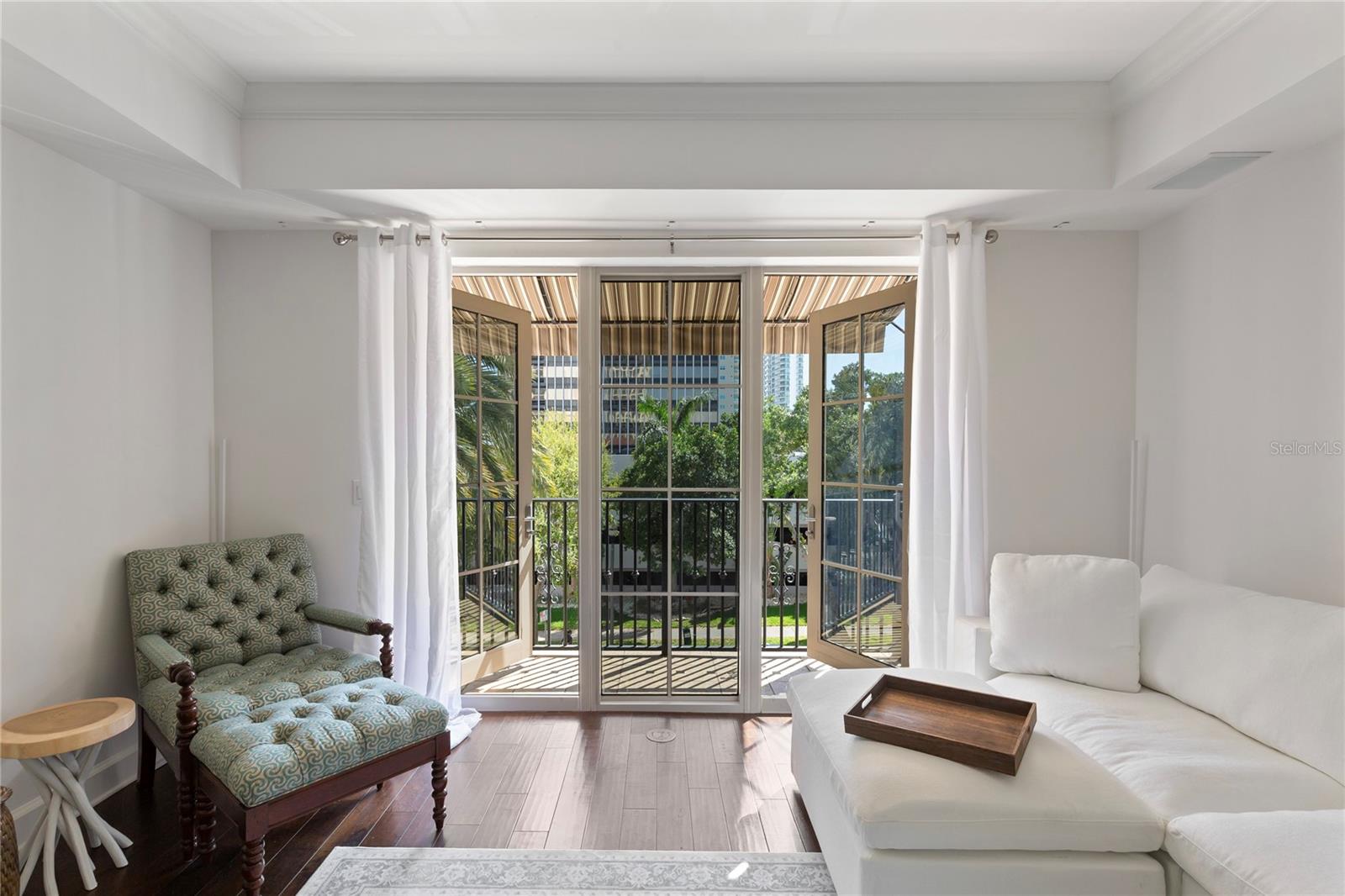 300 BEACH DR NE #302 — photo 10