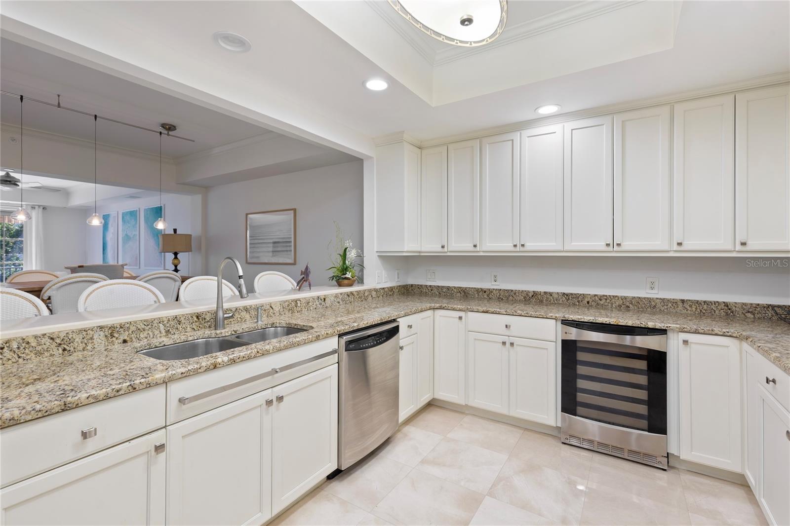 300 BEACH DR NE #302 — photo 5