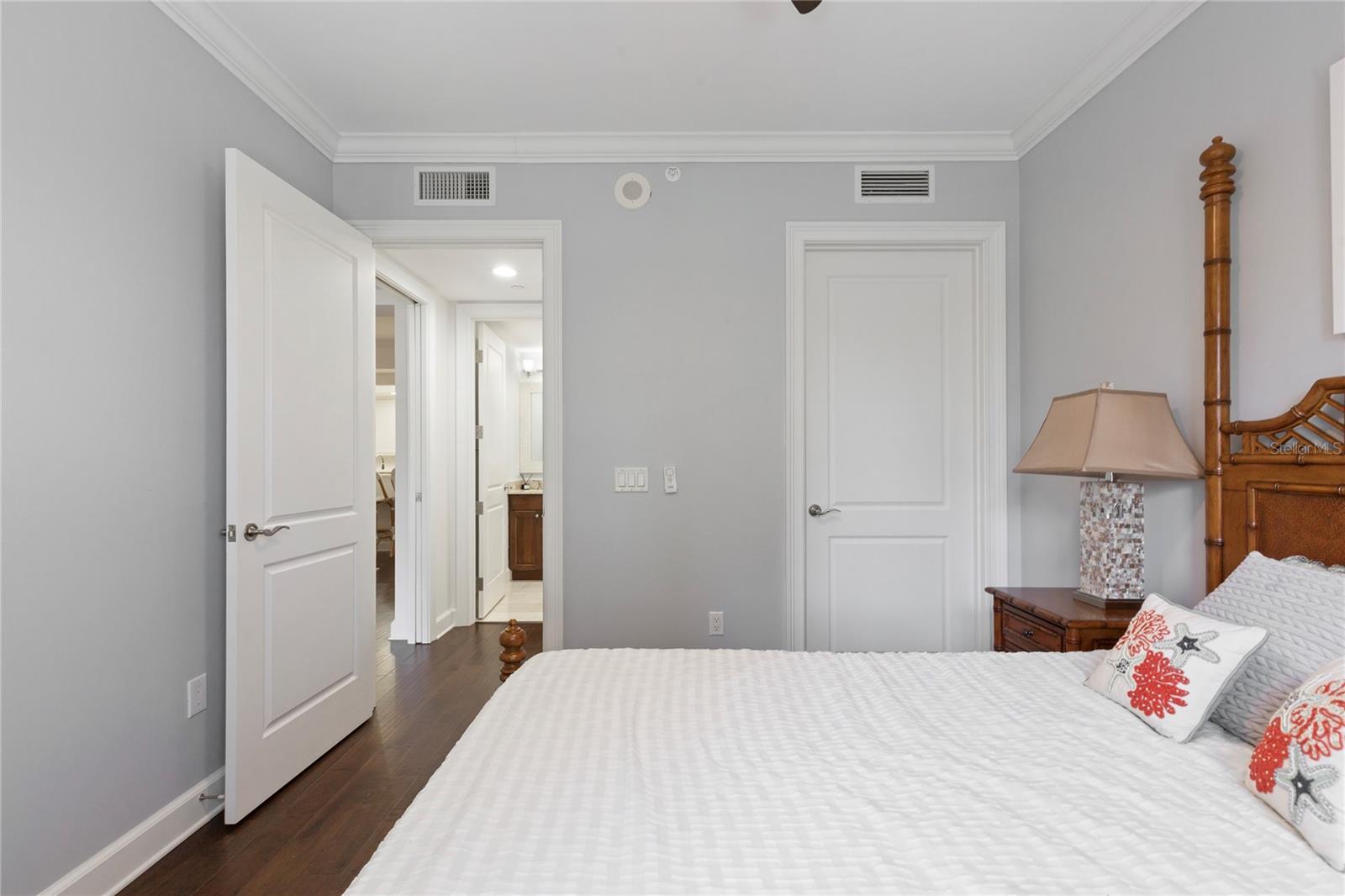300 BEACH DR NE #302 — photo 21