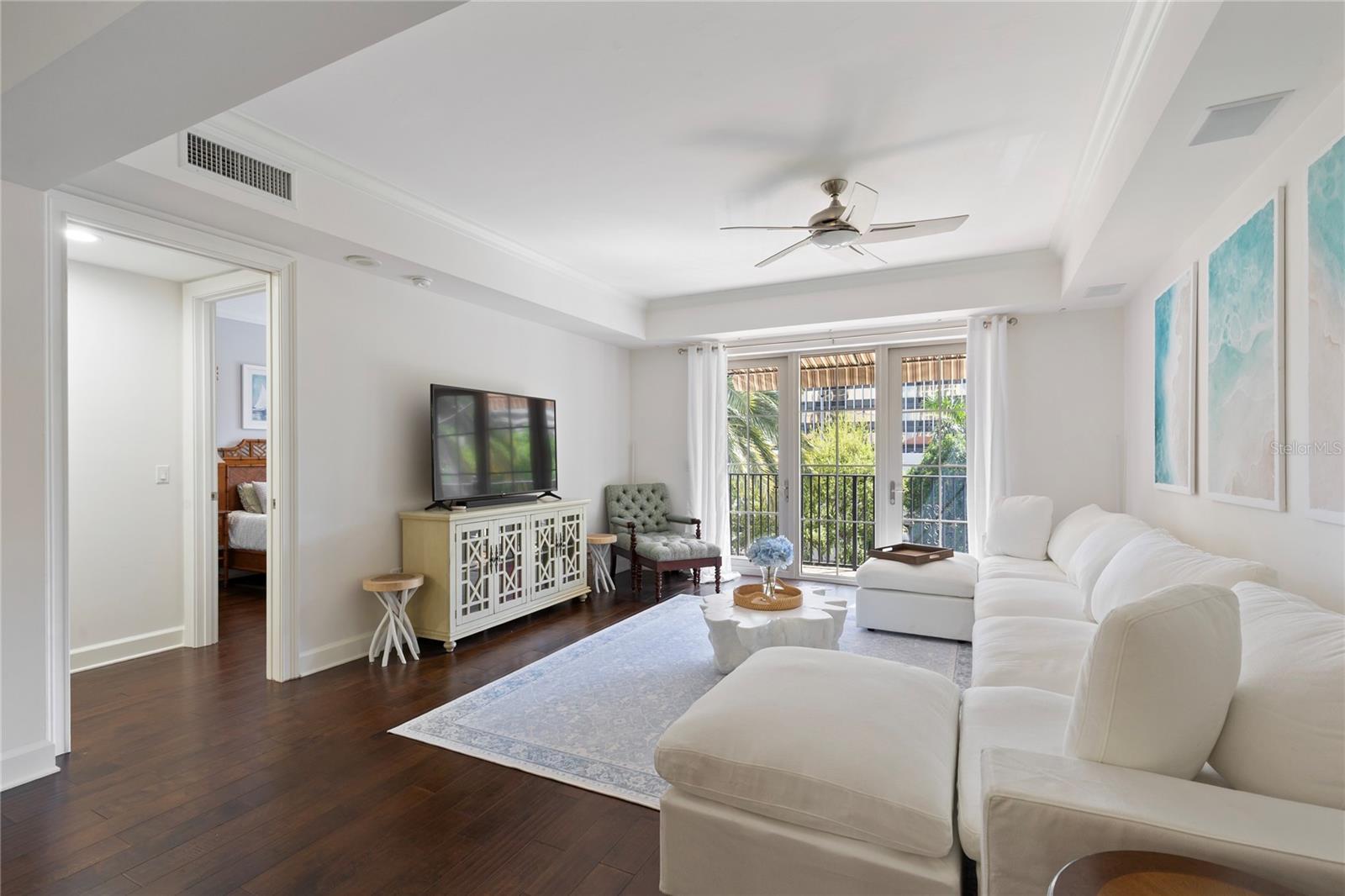 300 BEACH DR NE #302 — photo 8