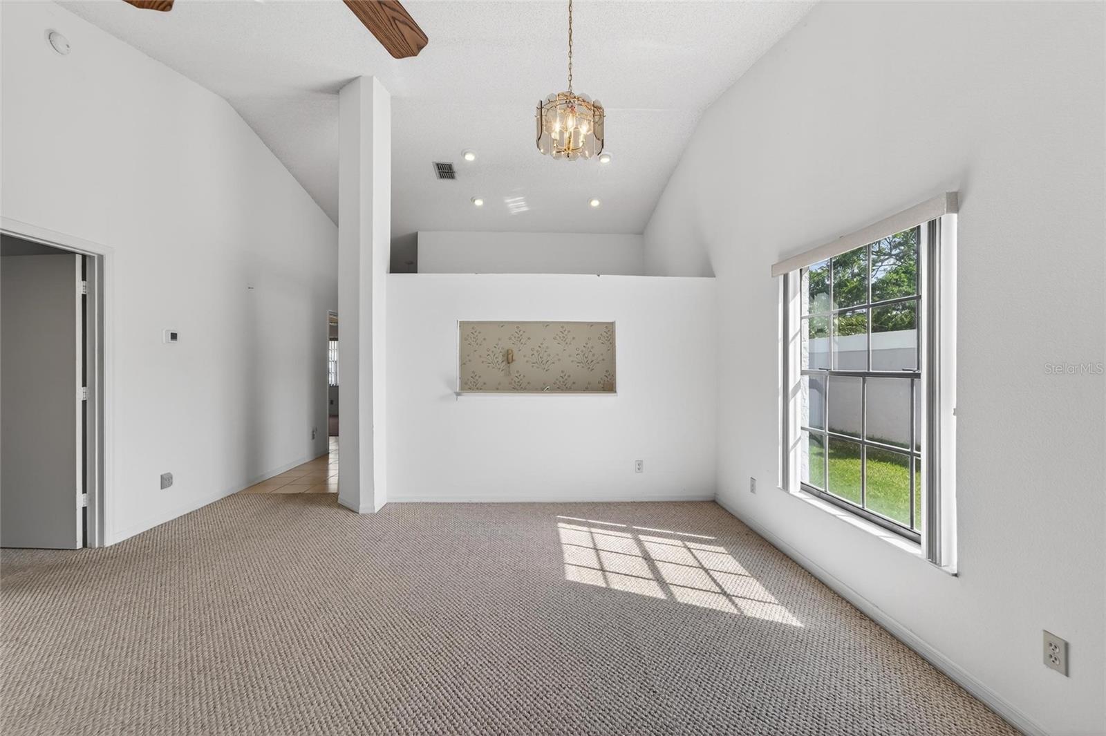 2369 BEVERLY DR — photo 18
