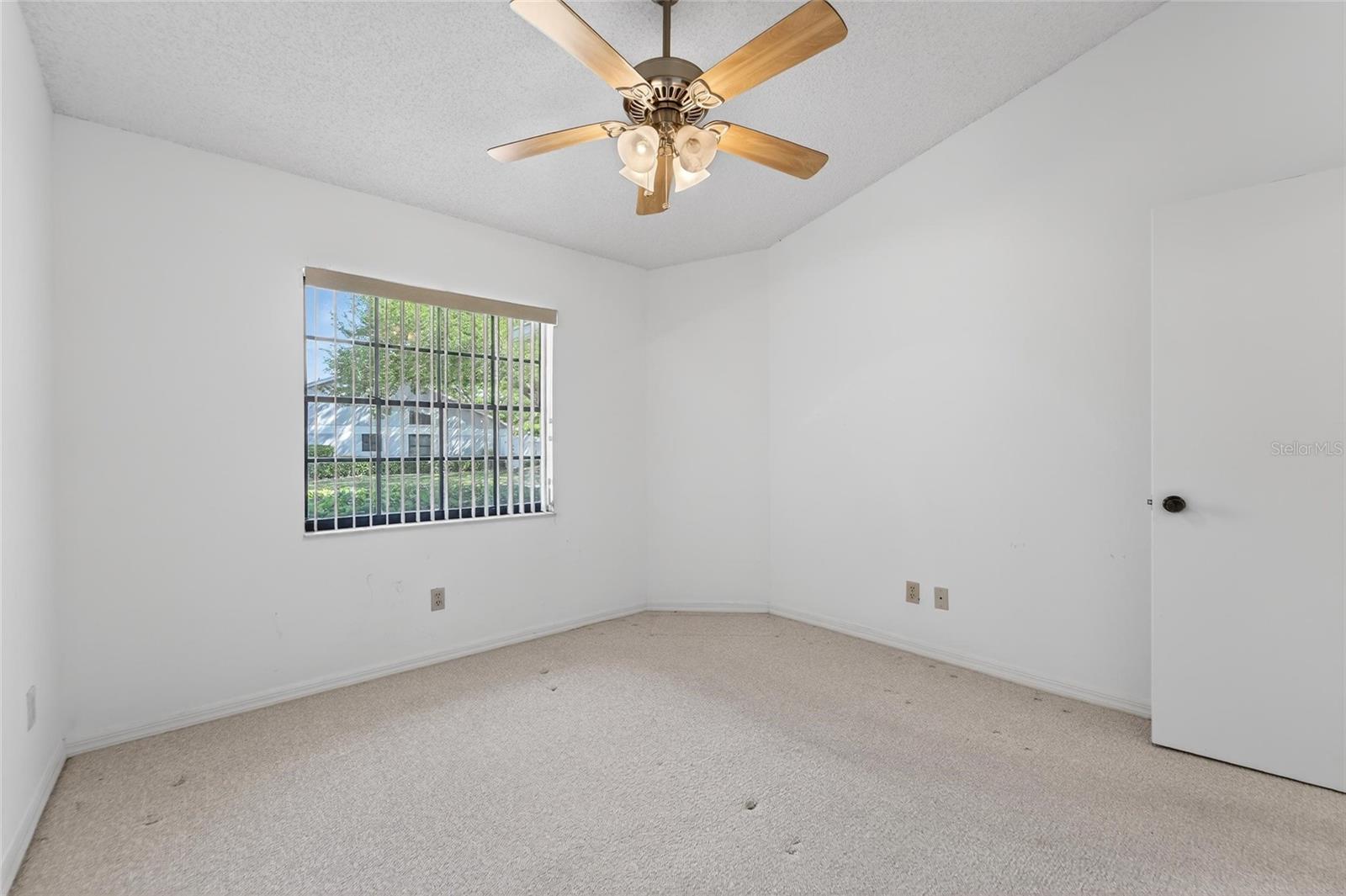 2369 BEVERLY DR — photo 39