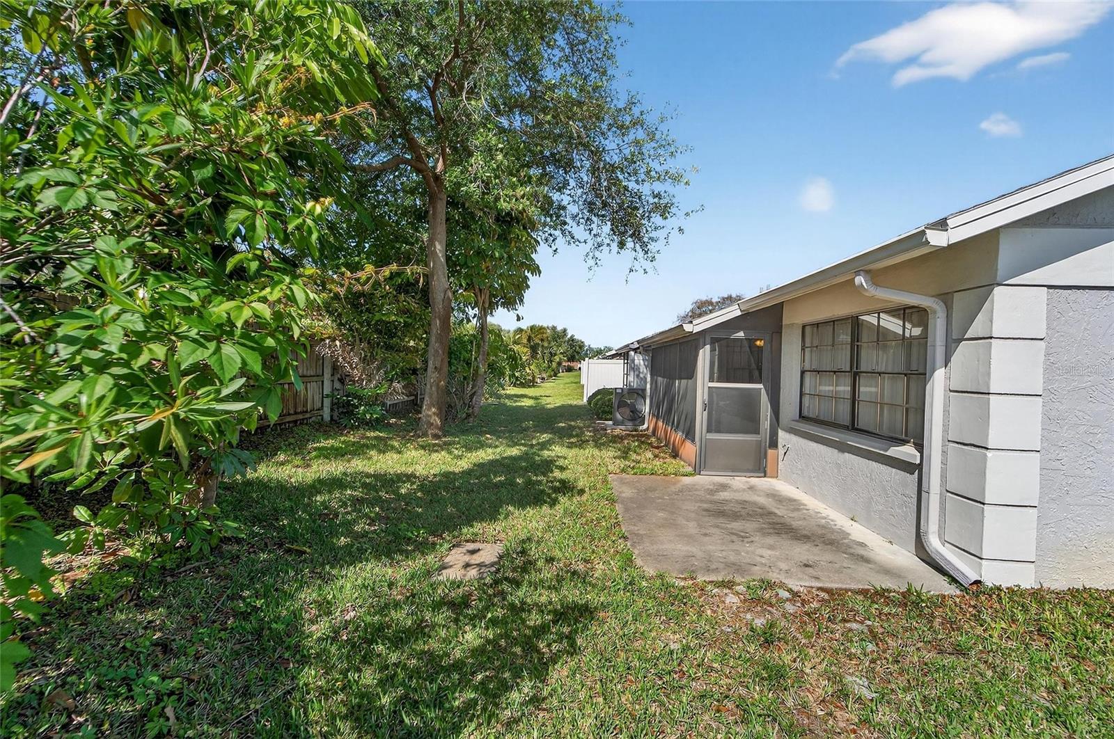 2369 BEVERLY DR — photo 48