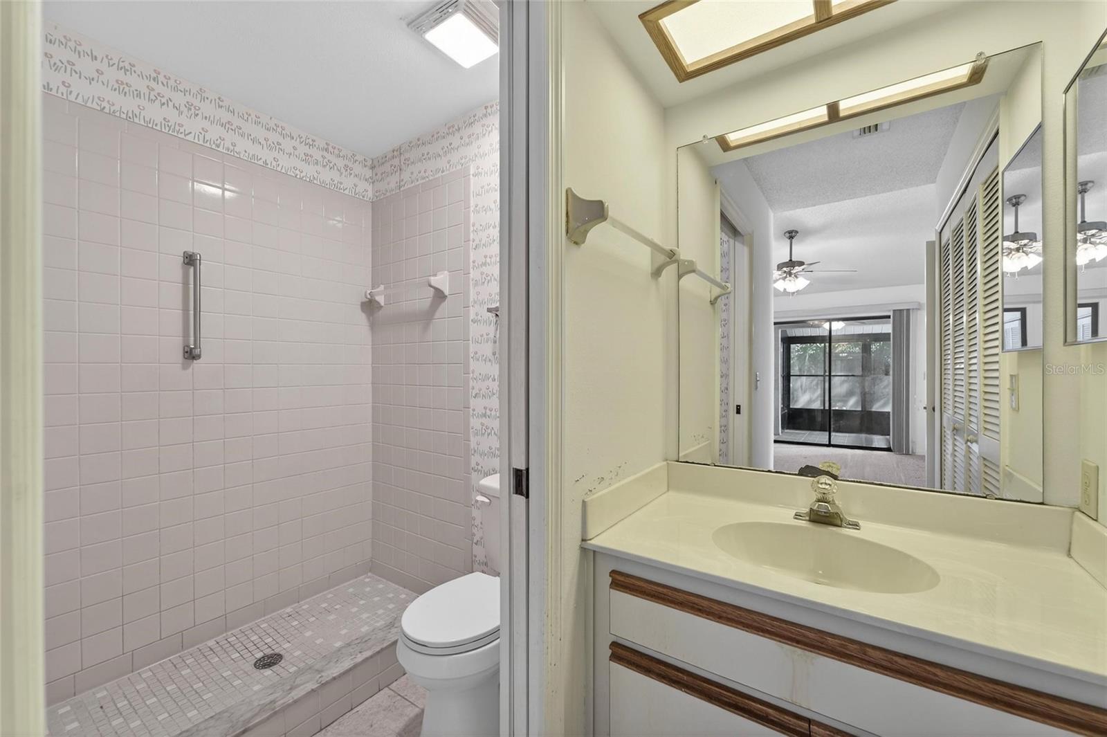 2369 BEVERLY DR — photo 32