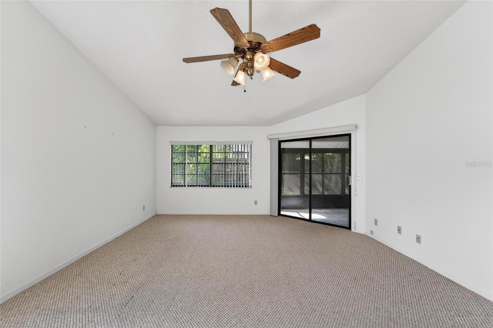 2369 BEVERLY DR — photo 10