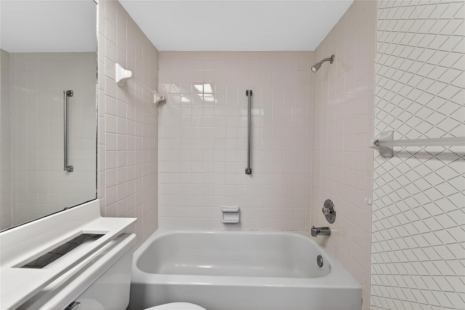 2369 BEVERLY DR — photo 36