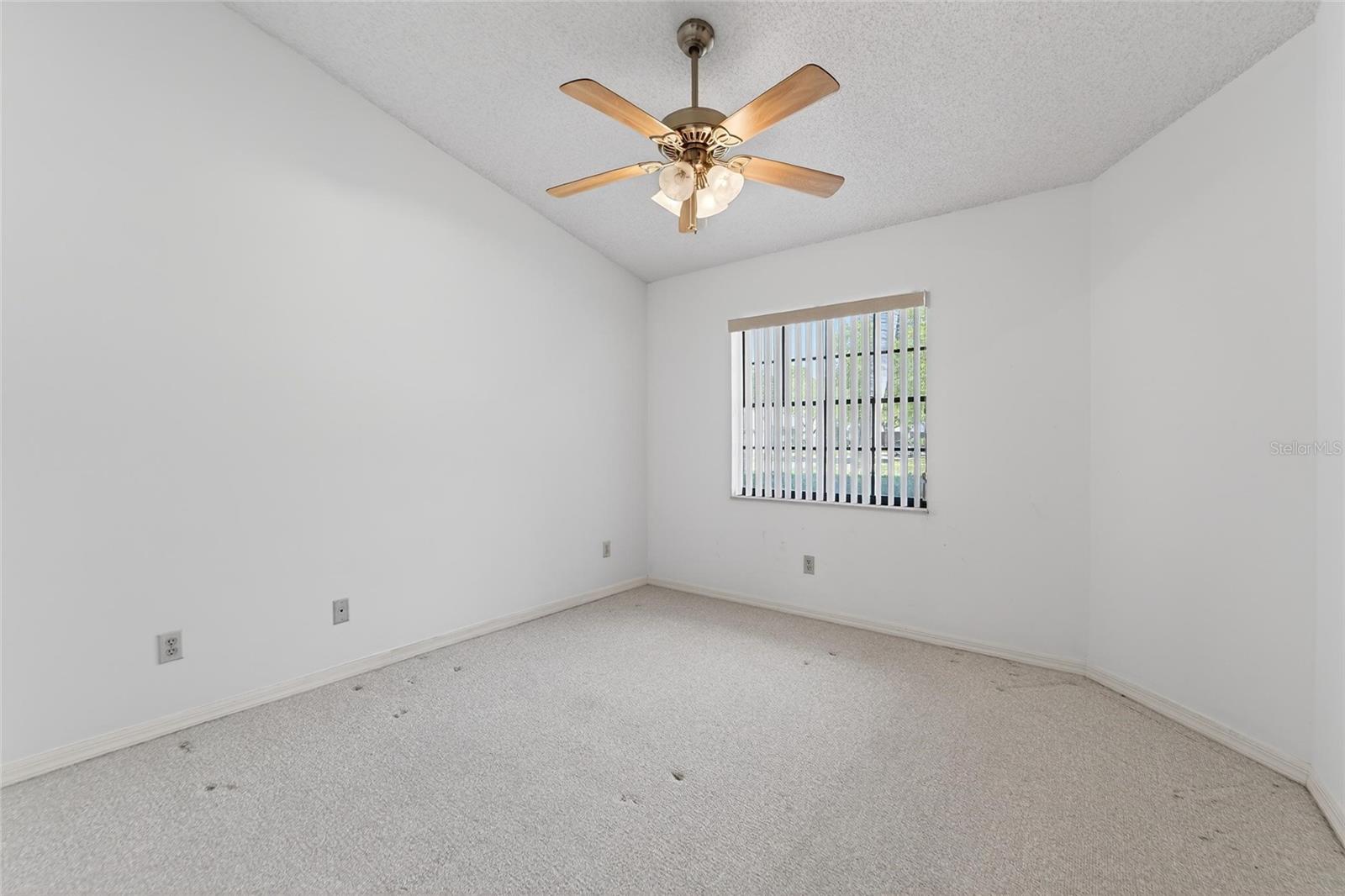 2369 BEVERLY DR — photo 38