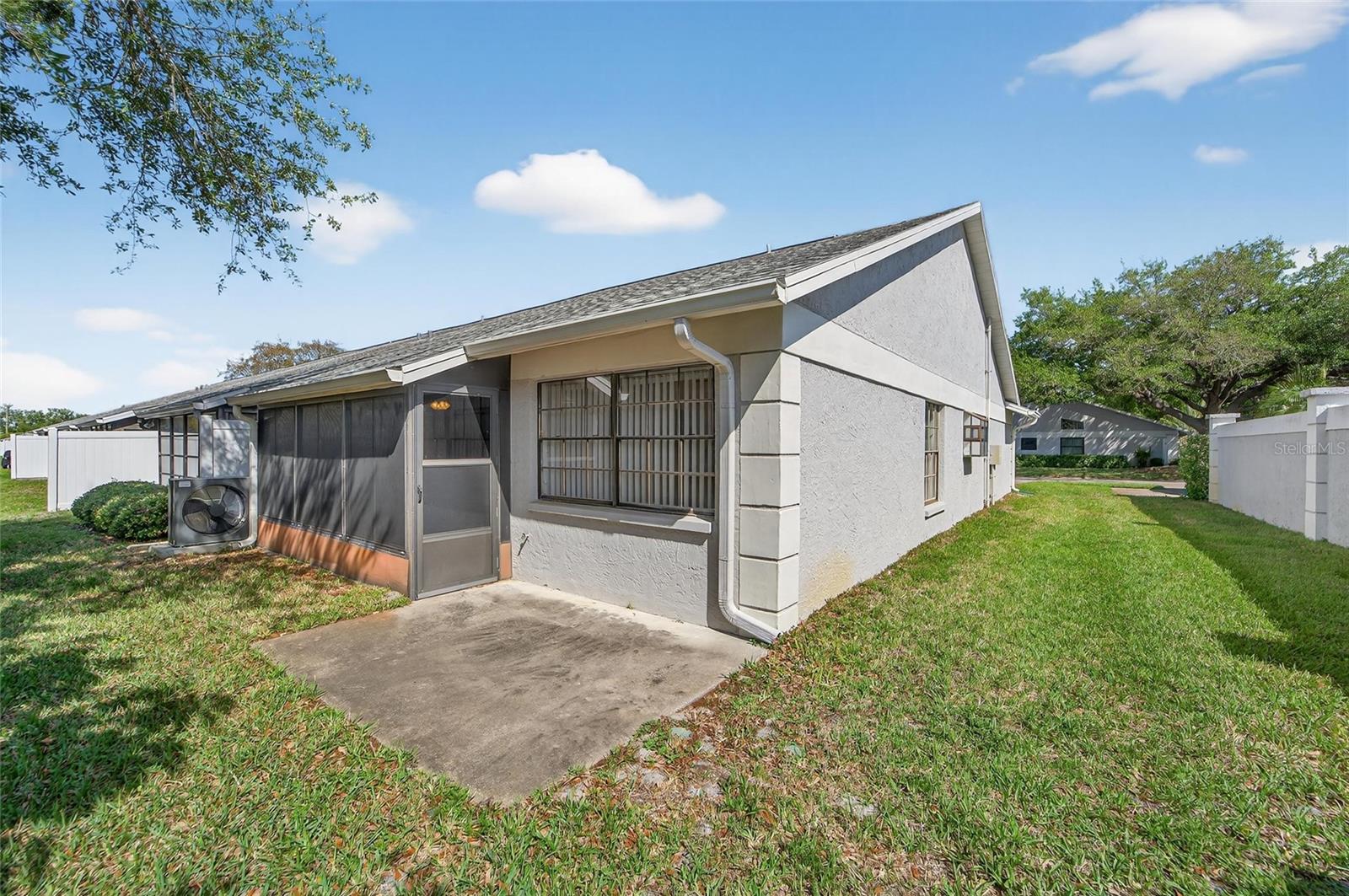 2369 BEVERLY DR — photo 47